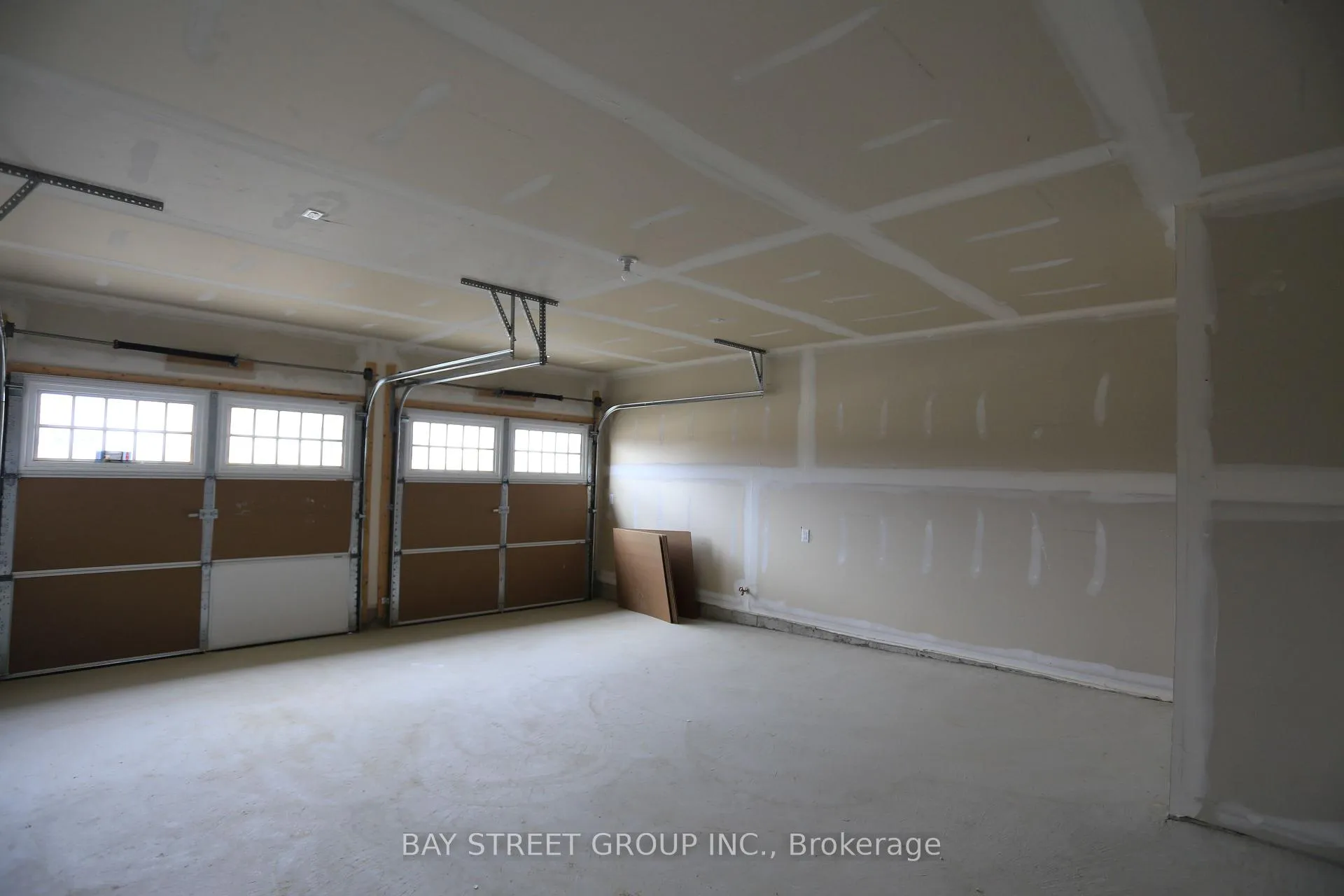 Photo 5 of 153 Kleinburg Summit Way, Vaughan, Kleinburg — HOMEH