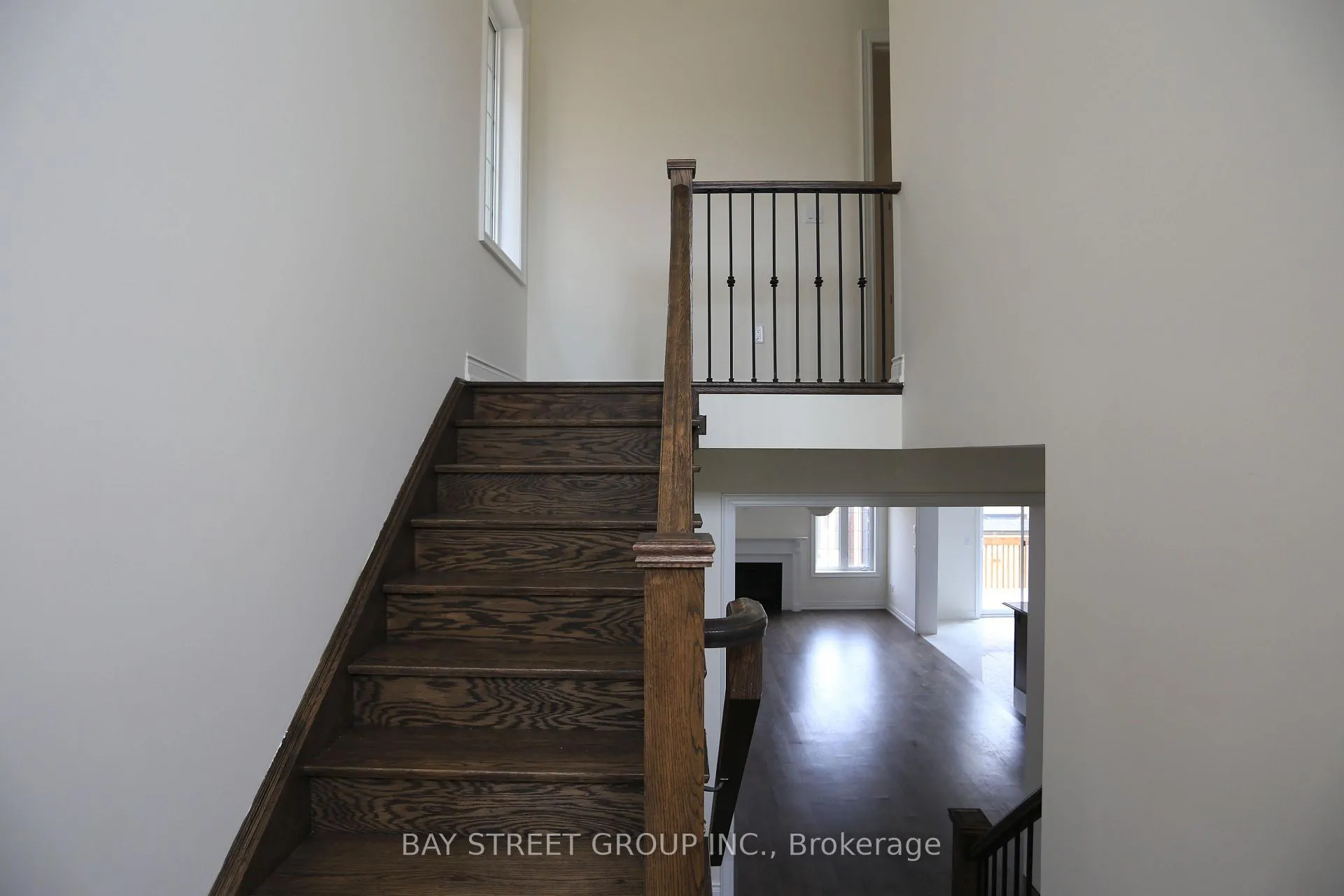 Photo 6 of 153 Kleinburg Summit Way, Vaughan, Kleinburg — HOMEH