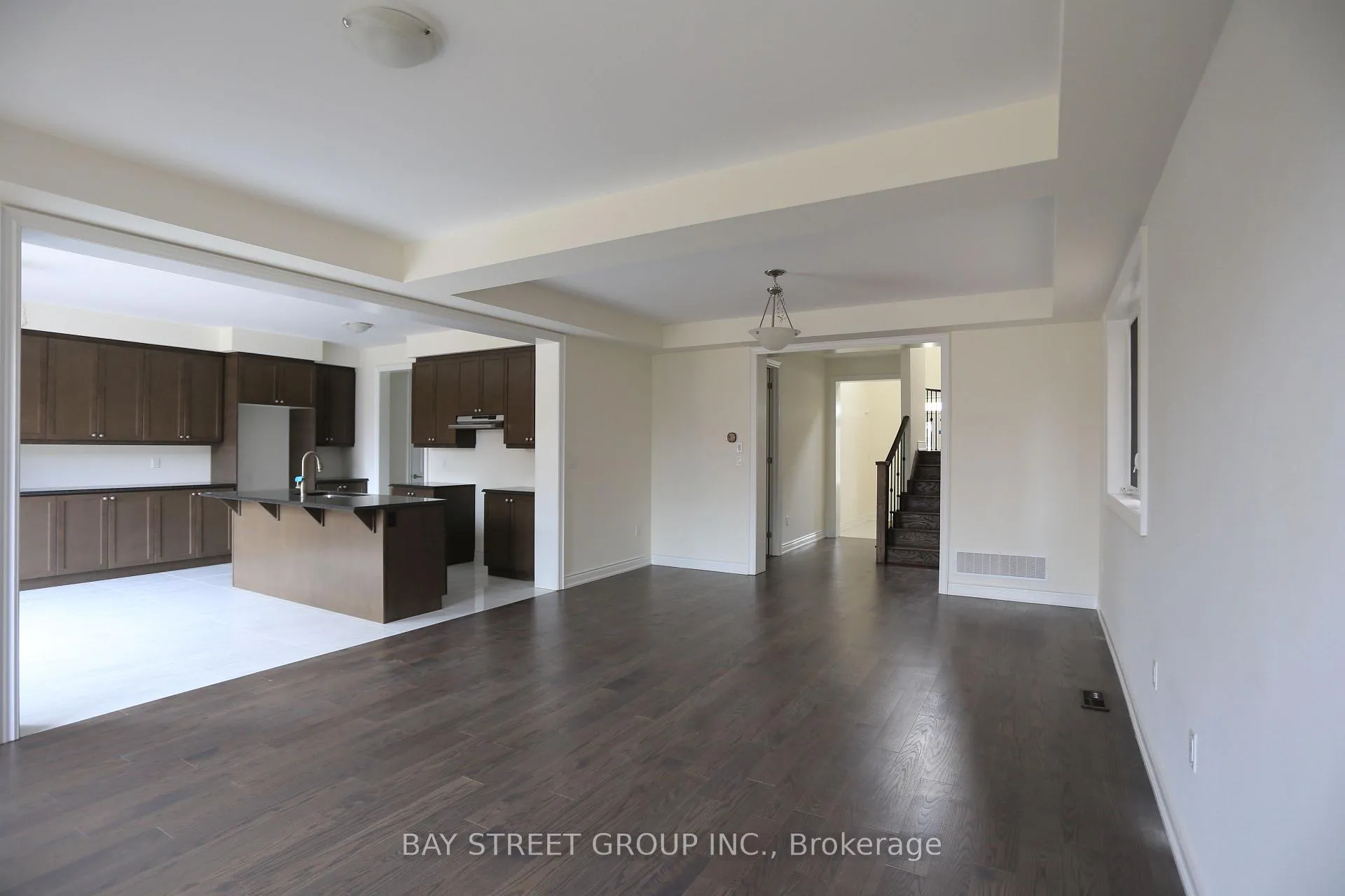Photo 8 of 153 Kleinburg Summit Way, Vaughan, Kleinburg — HOMEH