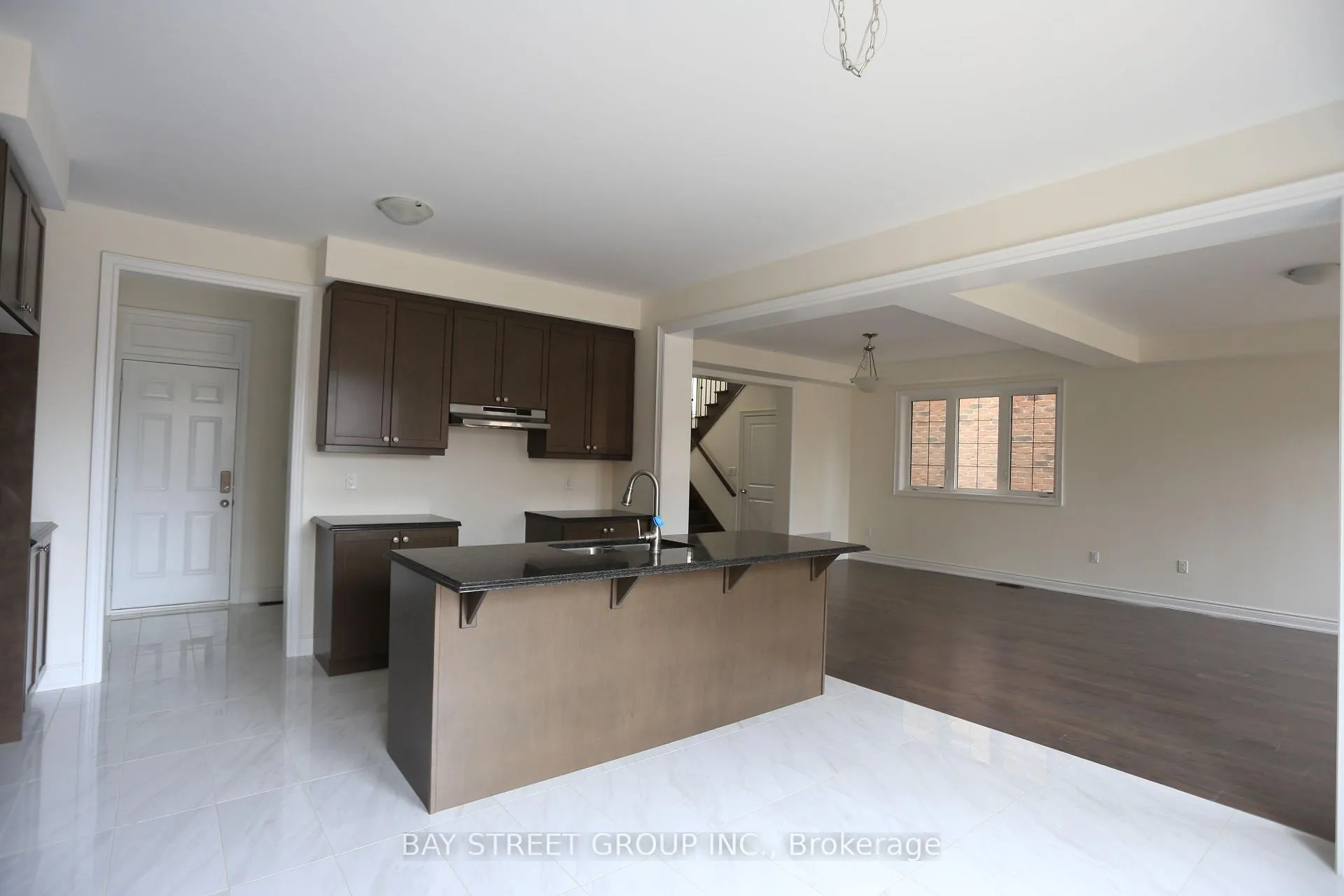 Photo 9 of 153 Kleinburg Summit Way, Vaughan, Kleinburg — HOMEH