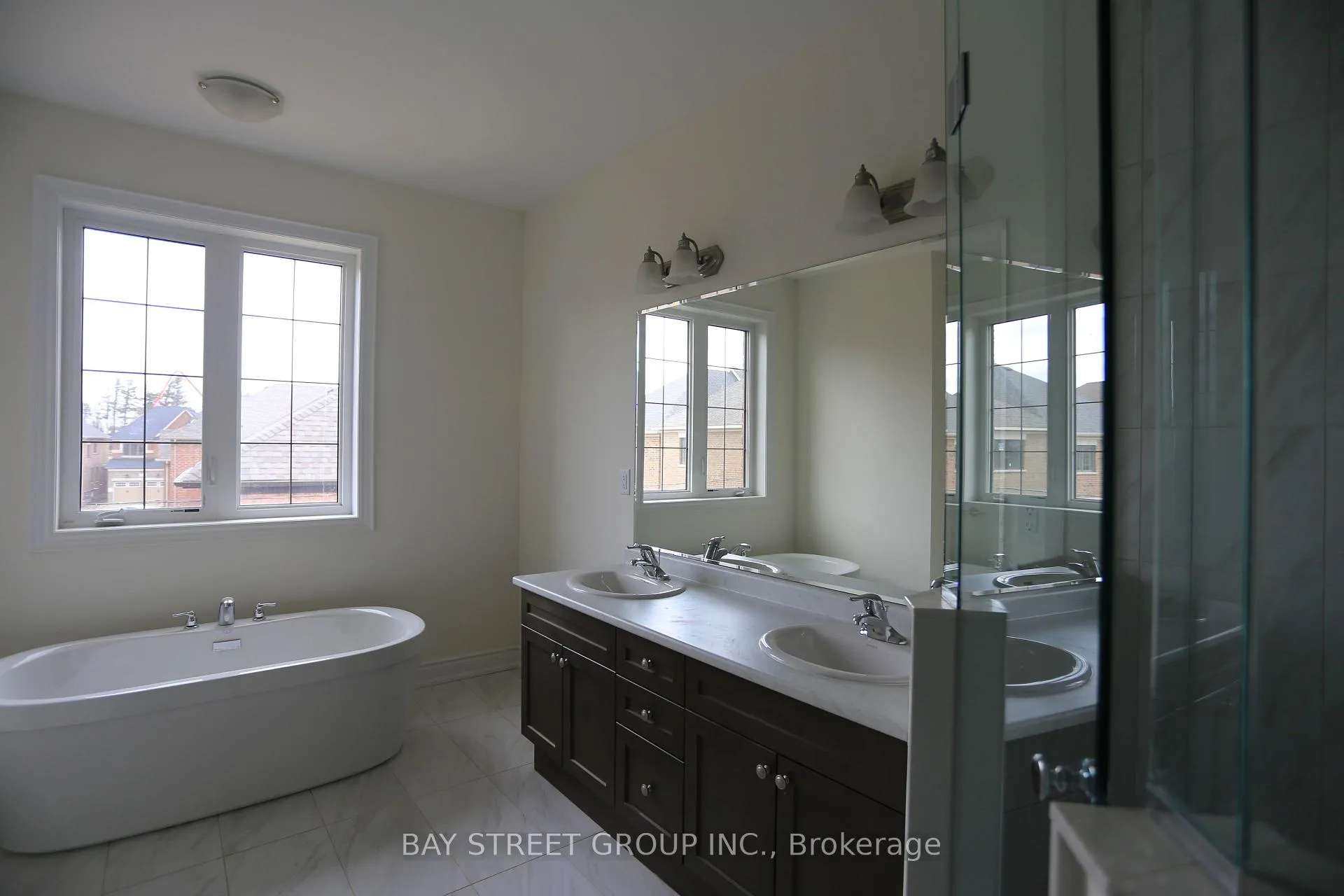 Photo 14 of 153 Kleinburg Summit Way, Vaughan, Kleinburg — HOMEH