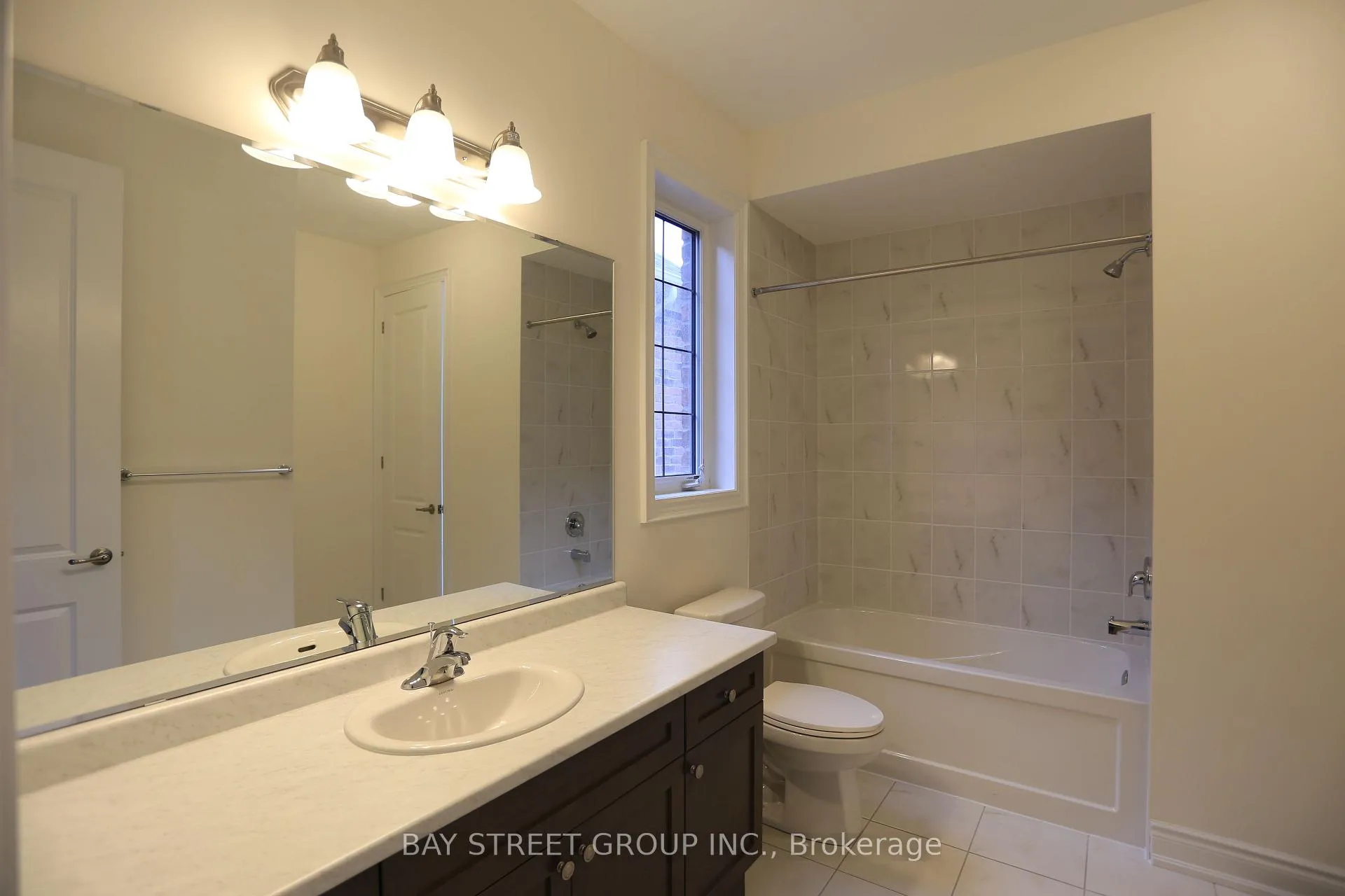 Photo 15 of 153 Kleinburg Summit Way, Vaughan, Kleinburg — HOMEH