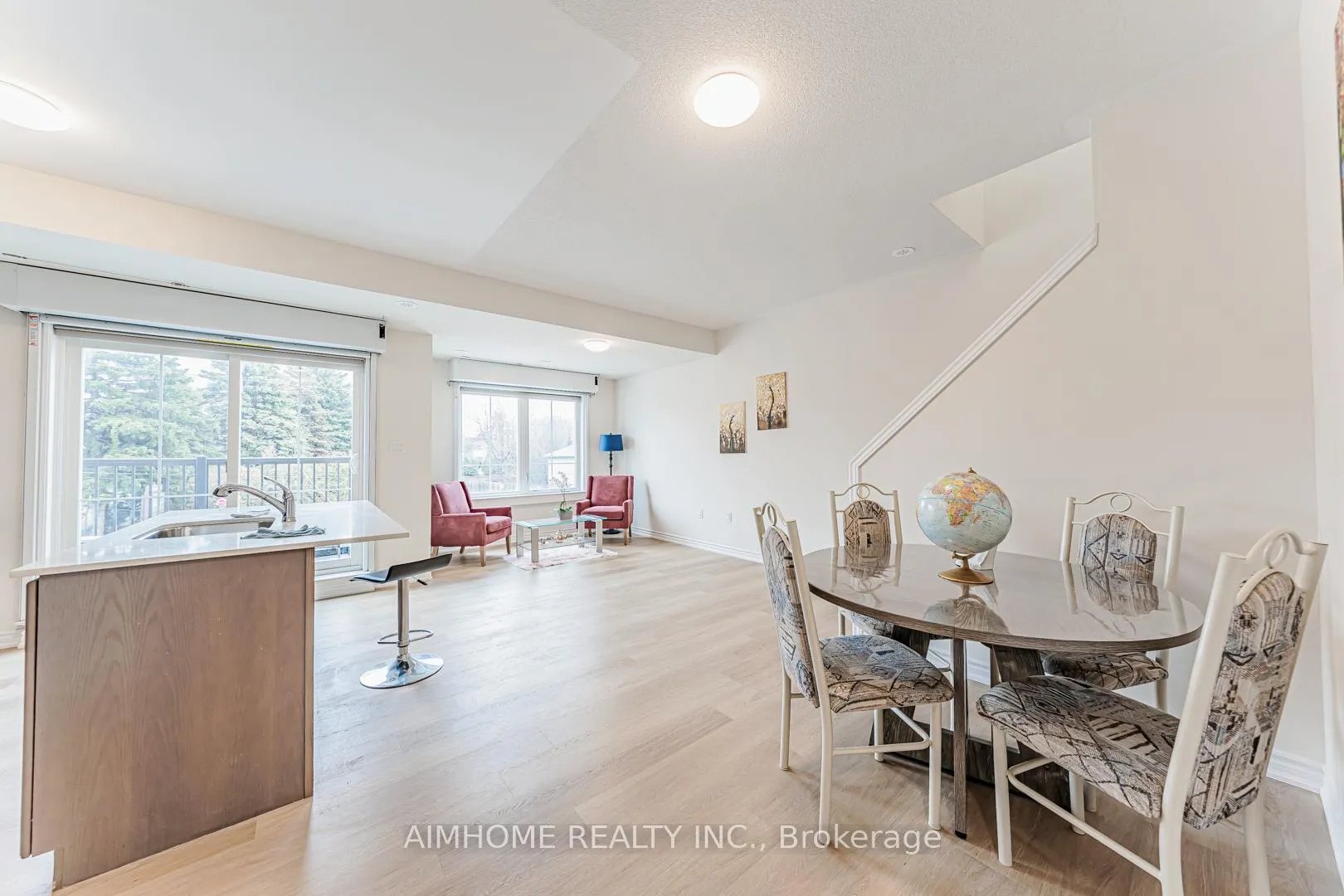 Photo 2 of Unit unit 1, upper level, 485 Beresford Path S, Oshawa, Central — HOMEH