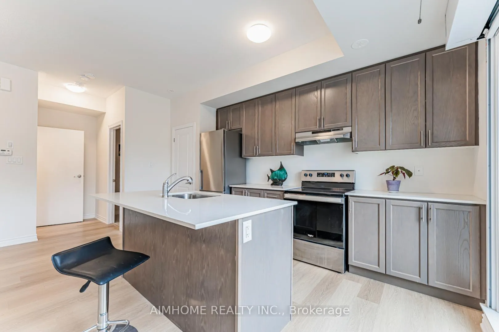 Photo 5 of Unit unit 1, upper level, 485 Beresford Path S, Oshawa, Central — HOMEH