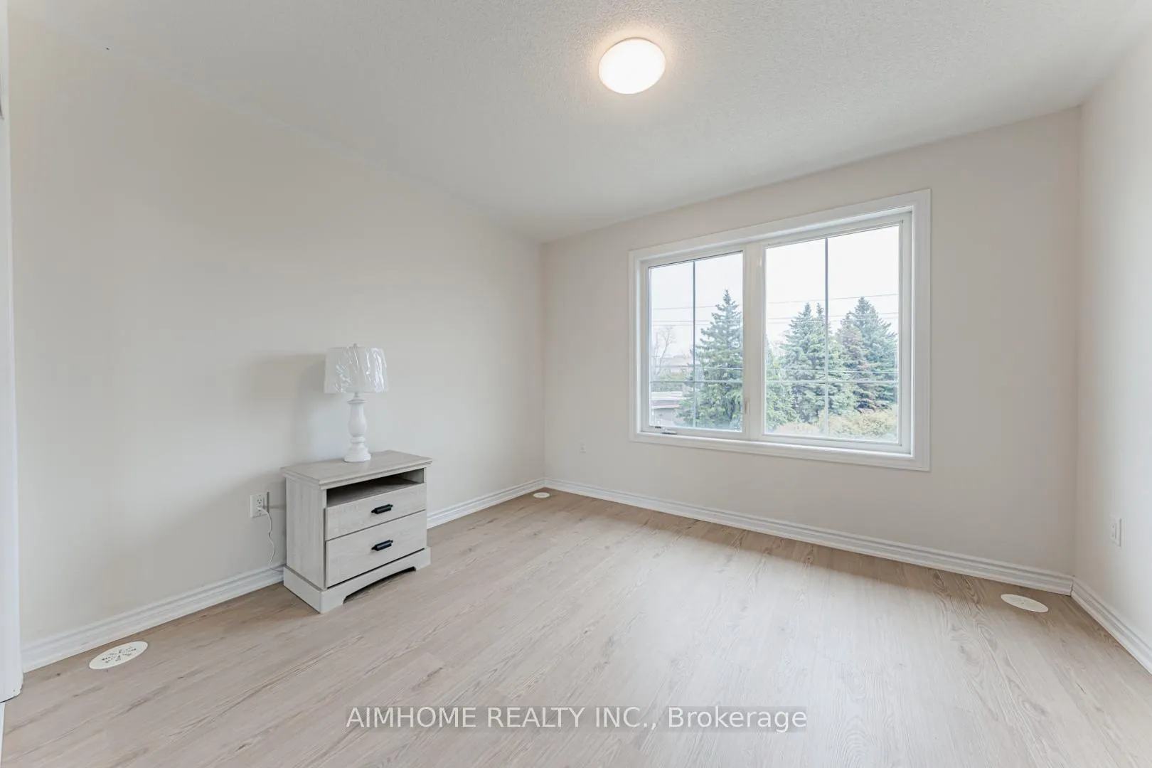 Photo 10 of Unit unit 1, upper level, 485 Beresford Path S, Oshawa, Central — HOMEH