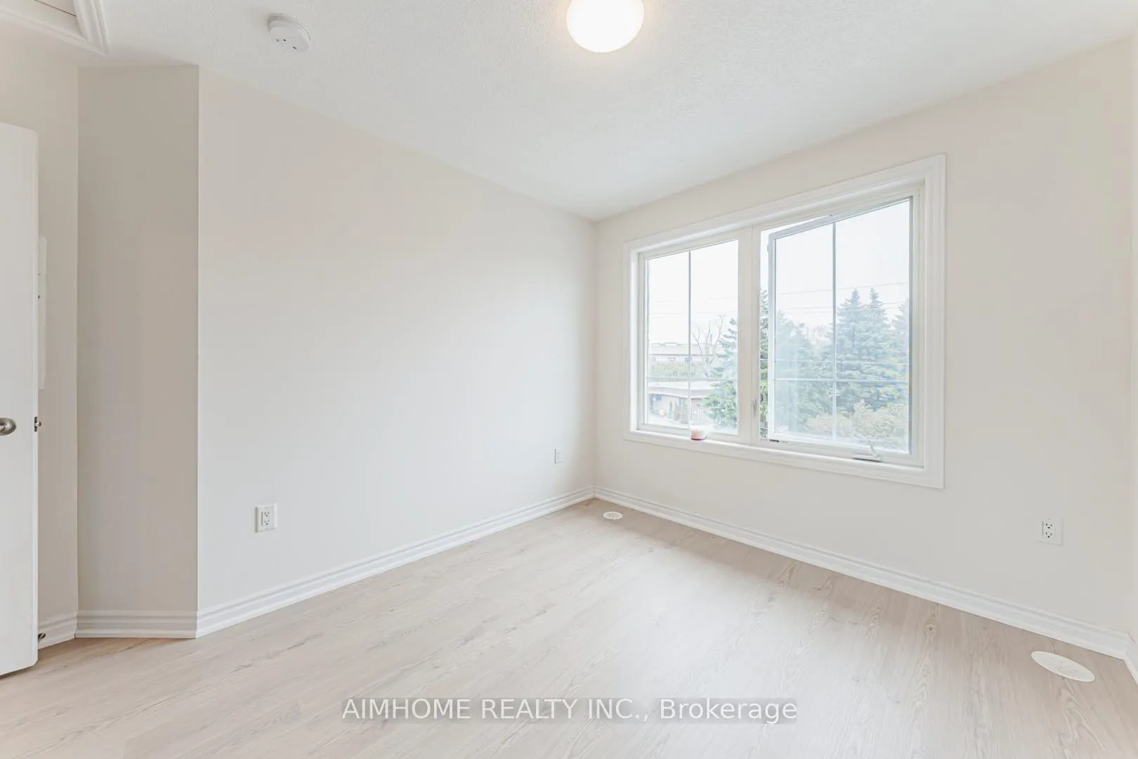 Photo 17 of Unit unit 1, upper level, 485 Beresford Path S, Oshawa, Central — HOMEH