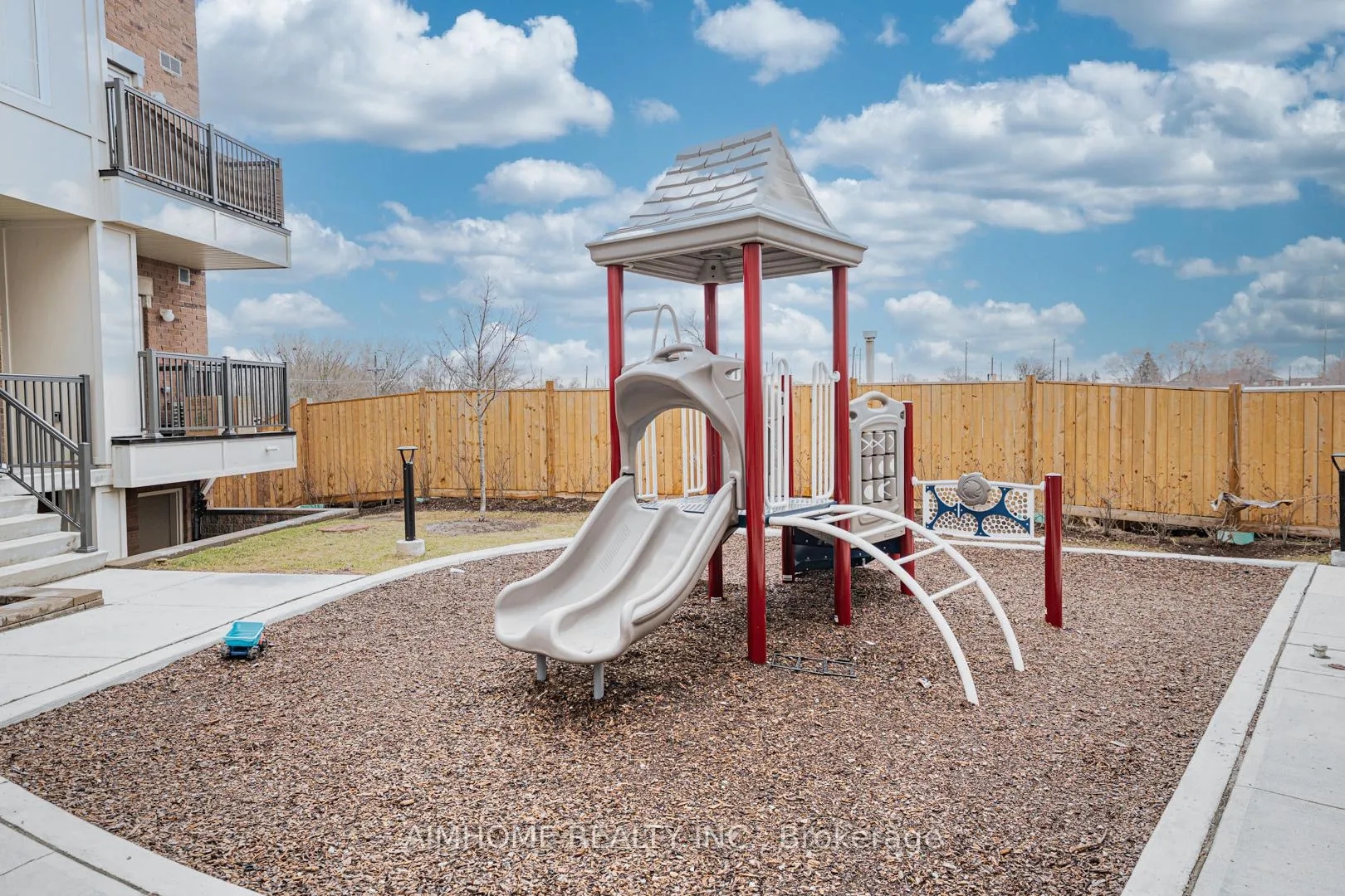 Photo 21 of Unit unit 1, upper level, 485 Beresford Path S, Oshawa, Central — HOMEH