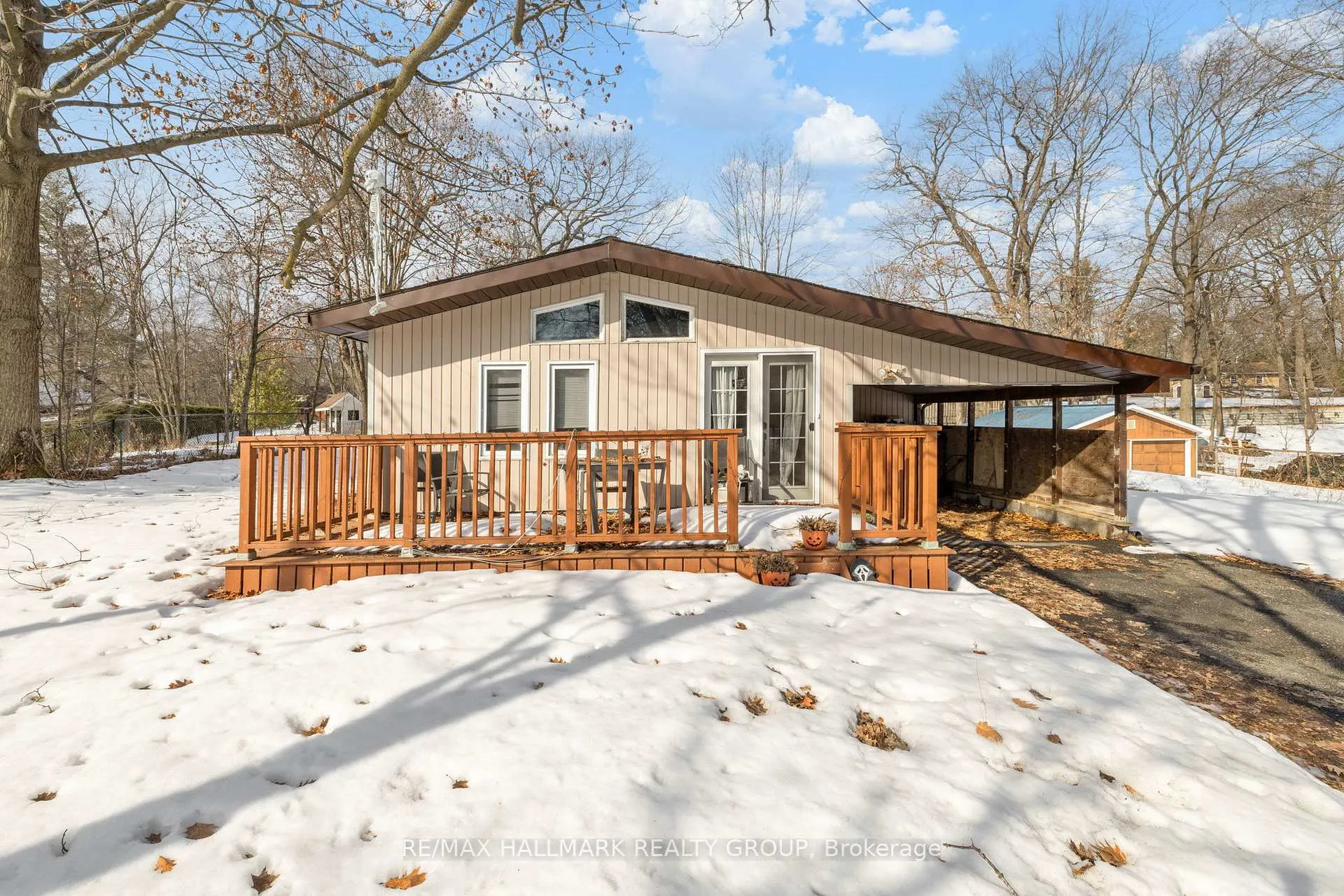 Photo 2 of 135 Woods Road, Ottawa, Constance Bay — HOMEH