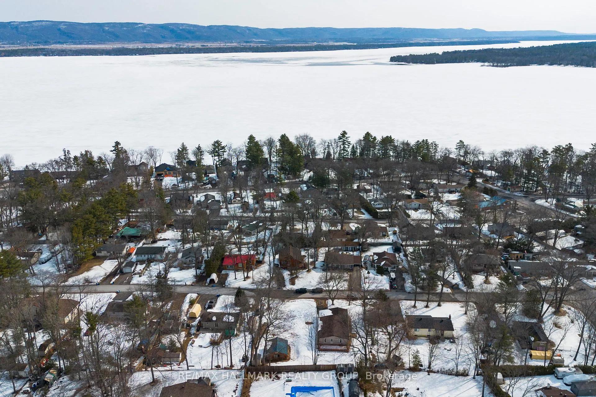 Photo 25 of 135 Woods Road, Ottawa, Constance Bay — HOMEH