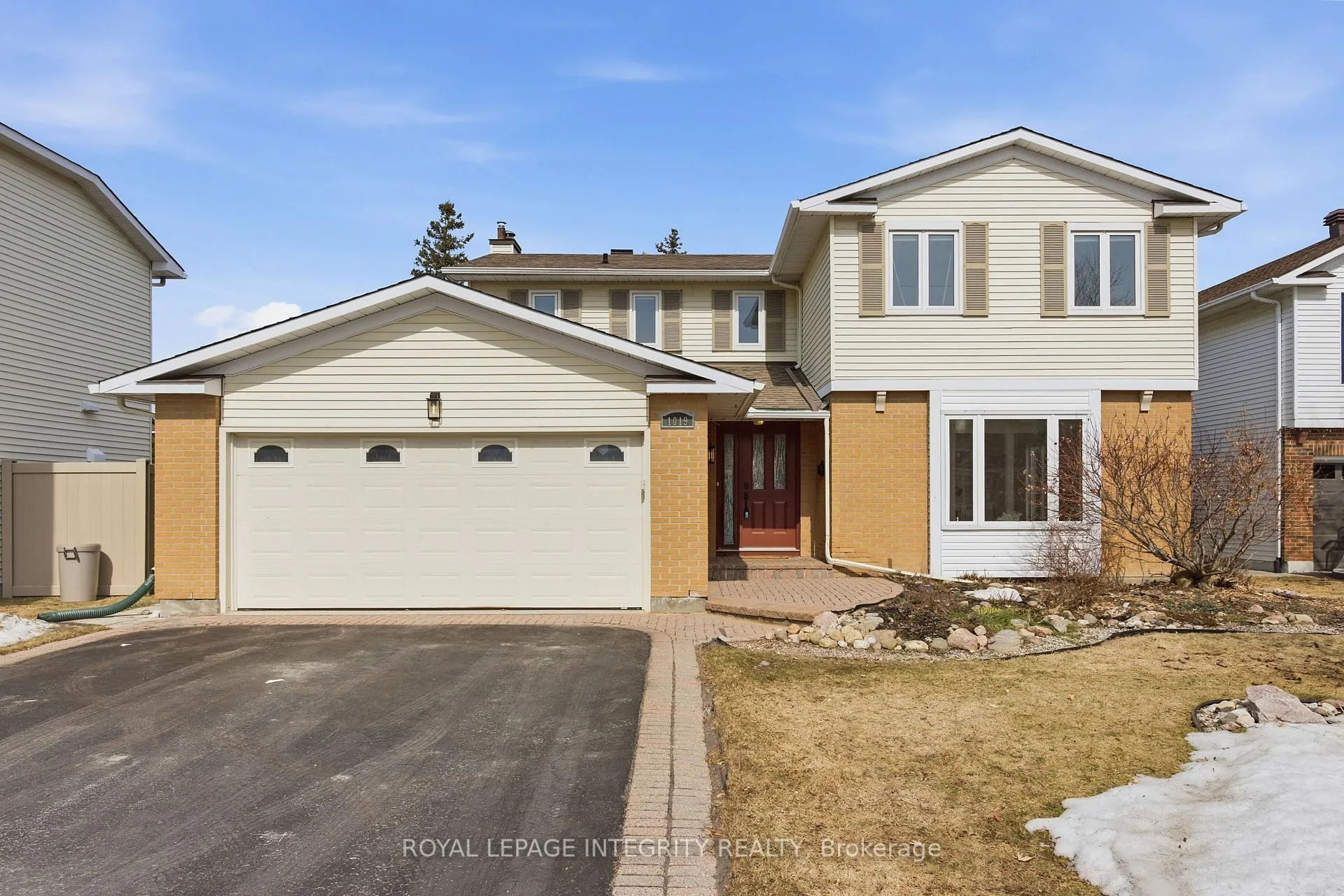Photo 1 of 1019 Driftwood Crescent, Ottawa, Convent Glen — HOMEH