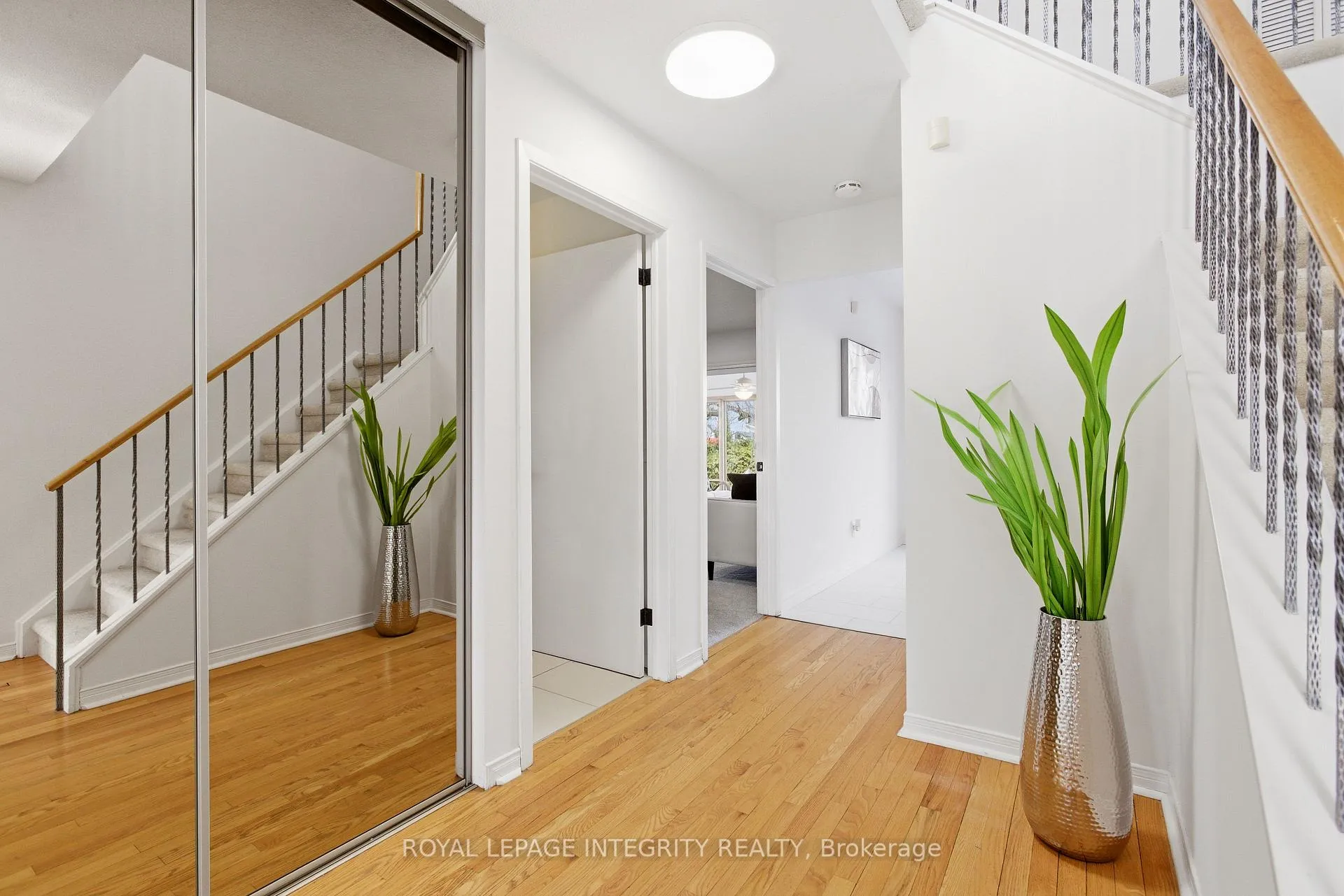 Photo 5 of 1019 Driftwood Crescent, Ottawa, Convent Glen — HOMEH