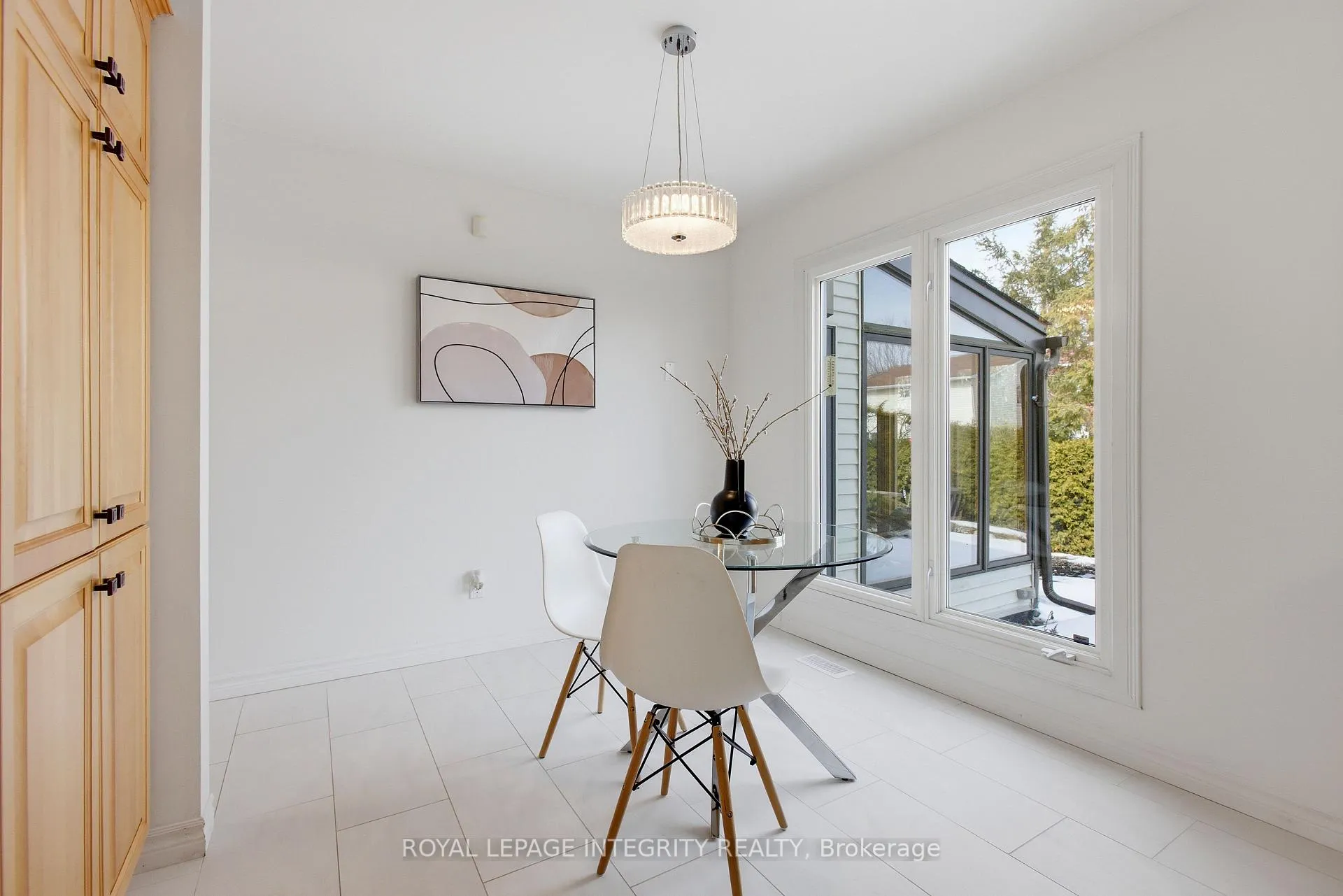 Photo 6 of 1019 Driftwood Crescent, Ottawa, Convent Glen — HOMEH