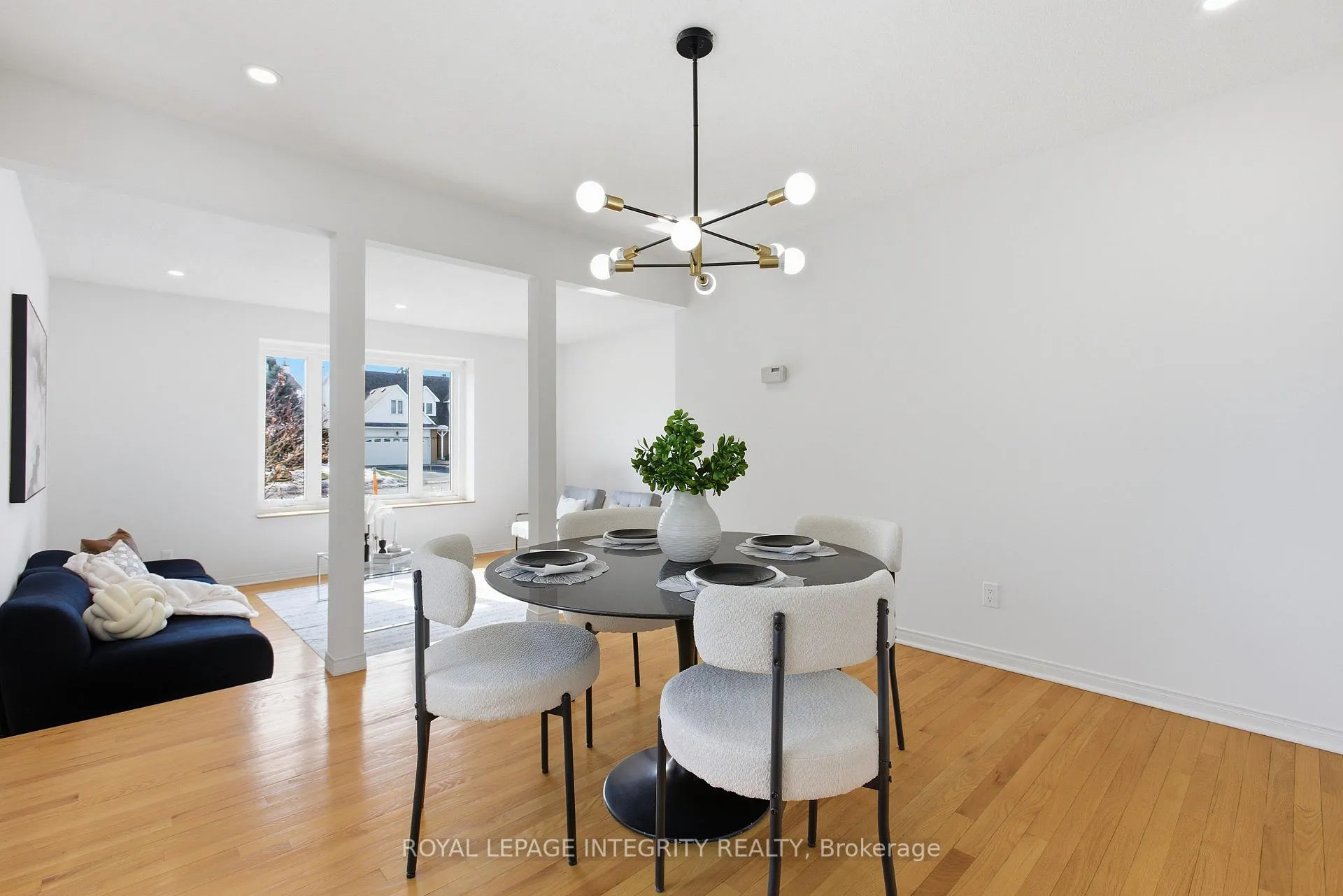 Photo 8 of 1019 Driftwood Crescent, Ottawa, Convent Glen — HOMEH