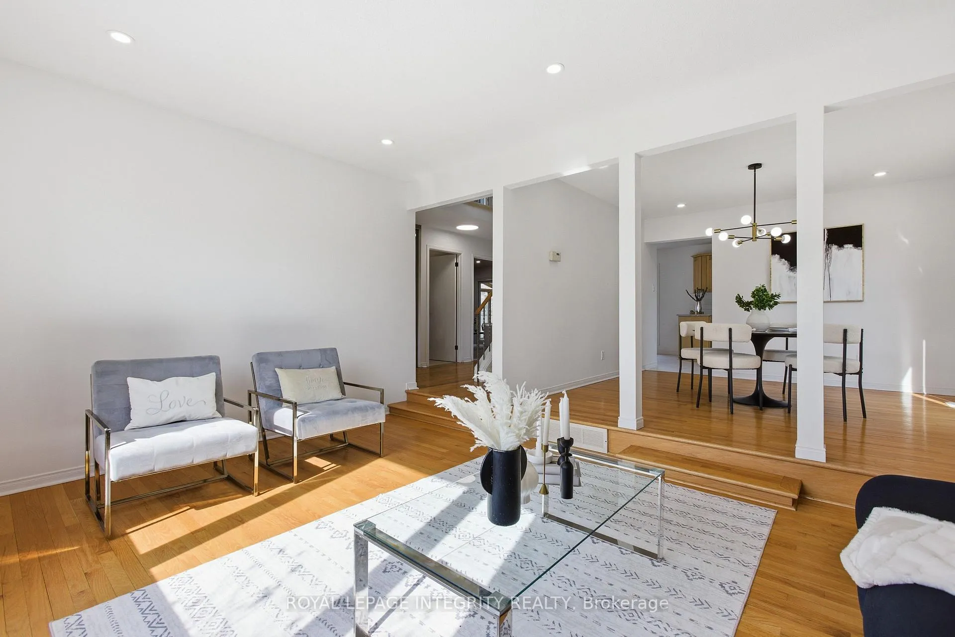 Photo 14 of 1019 Driftwood Crescent, Ottawa, Convent Glen — HOMEH