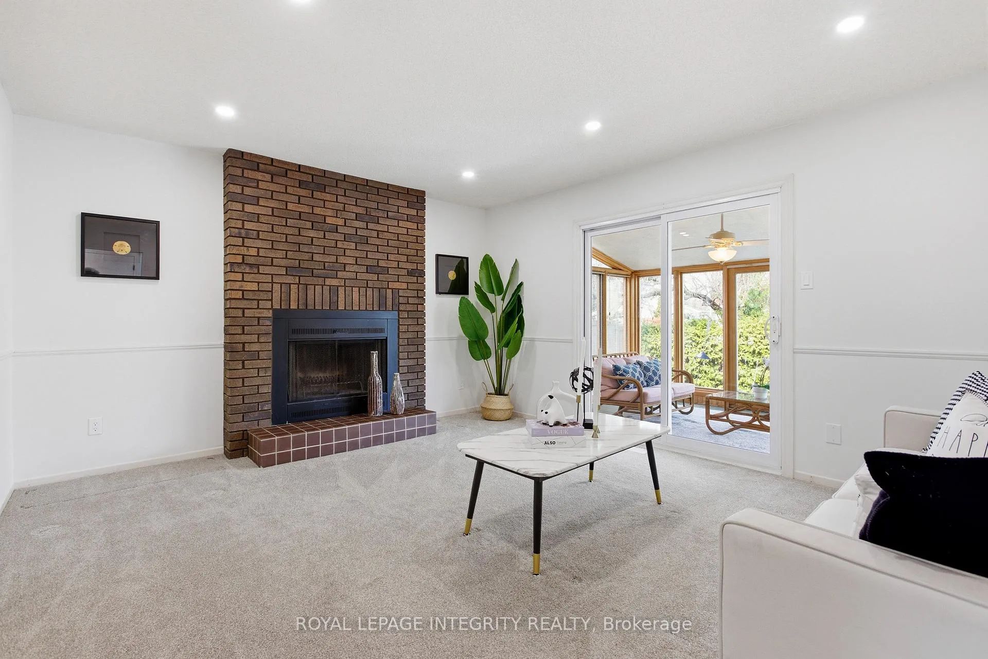 Photo 15 of 1019 Driftwood Crescent, Ottawa, Convent Glen — HOMEH