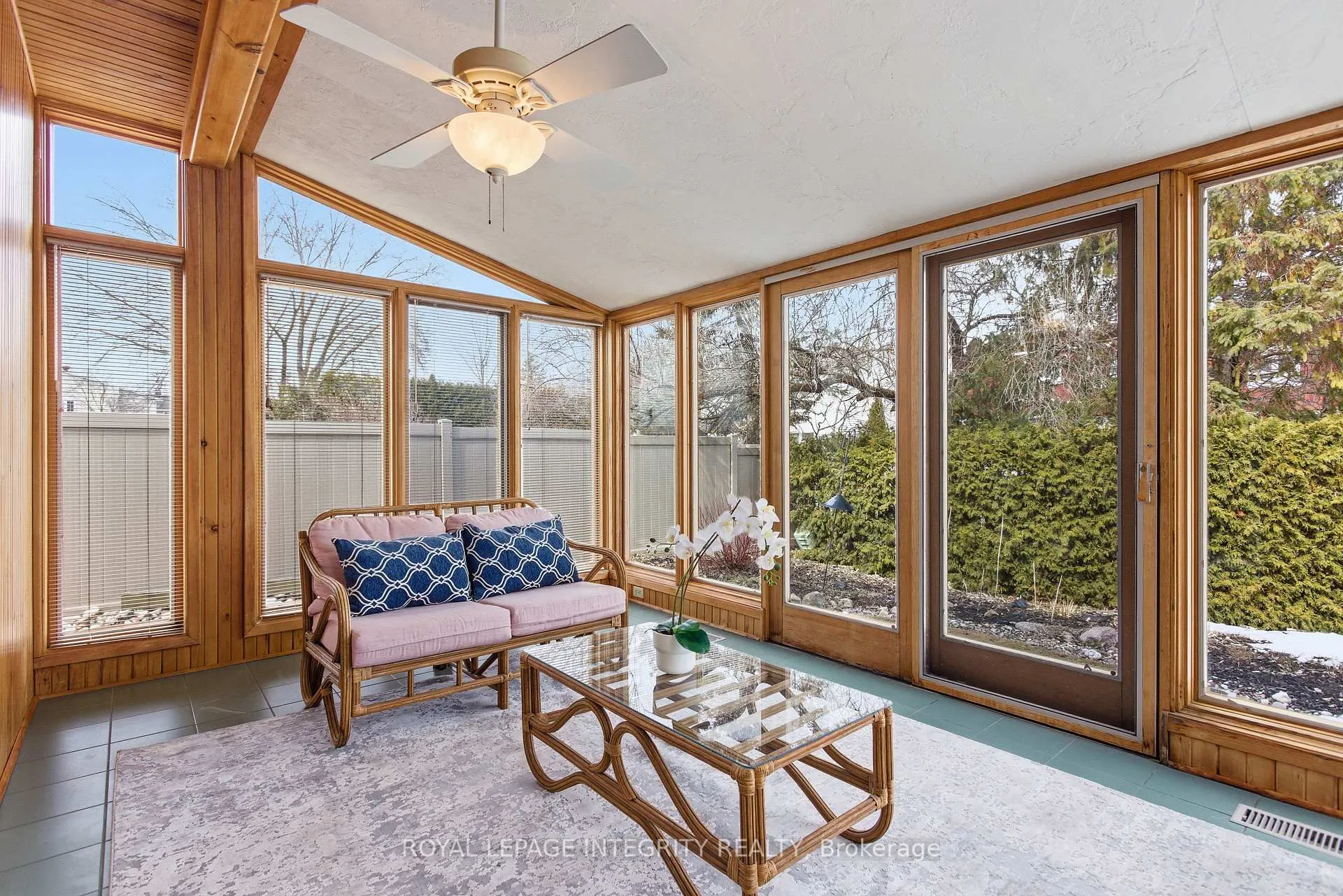Photo 17 of 1019 Driftwood Crescent, Ottawa, Convent Glen — HOMEH