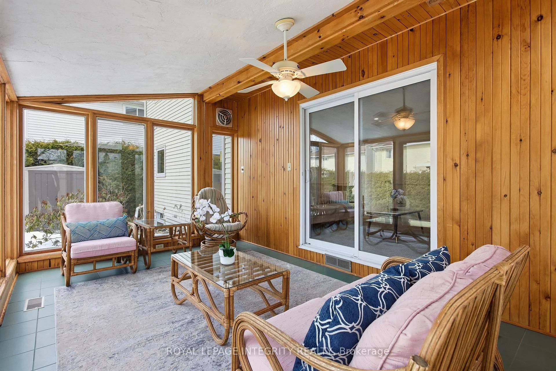 Photo 18 of 1019 Driftwood Crescent, Ottawa, Convent Glen — HOMEH