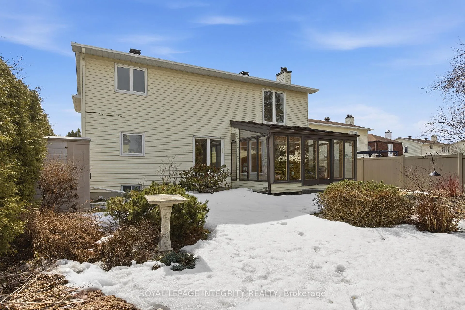 Photo 24 of 1019 Driftwood Crescent, Ottawa, Convent Glen — HOMEH