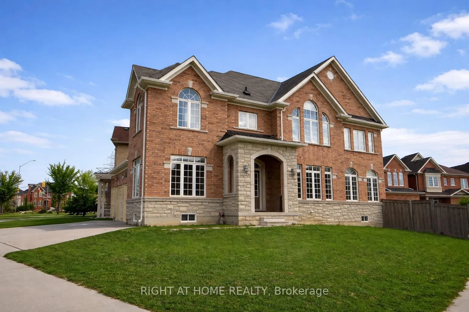 Photo 1 of 138 Teal Crest Circle, Brampton, Credit Valley — HOMEH