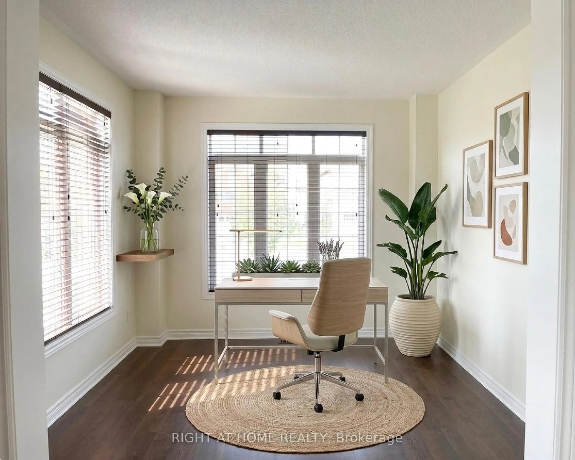 Photo 5 of 138 Teal Crest Circle, Brampton, Credit Valley — HOMEH