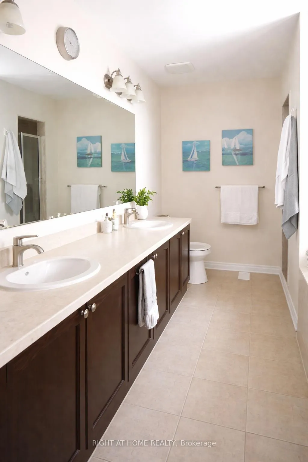 Photo 10 of 138 Teal Crest Circle, Brampton, Credit Valley — HOMEH