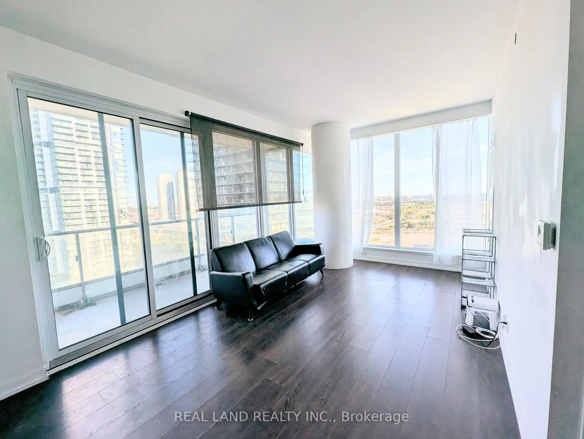 Photo 5 of Unit 2206, 950 Portage Parkway, Vaughan, Vaughan Corporate Centre — HOMEH