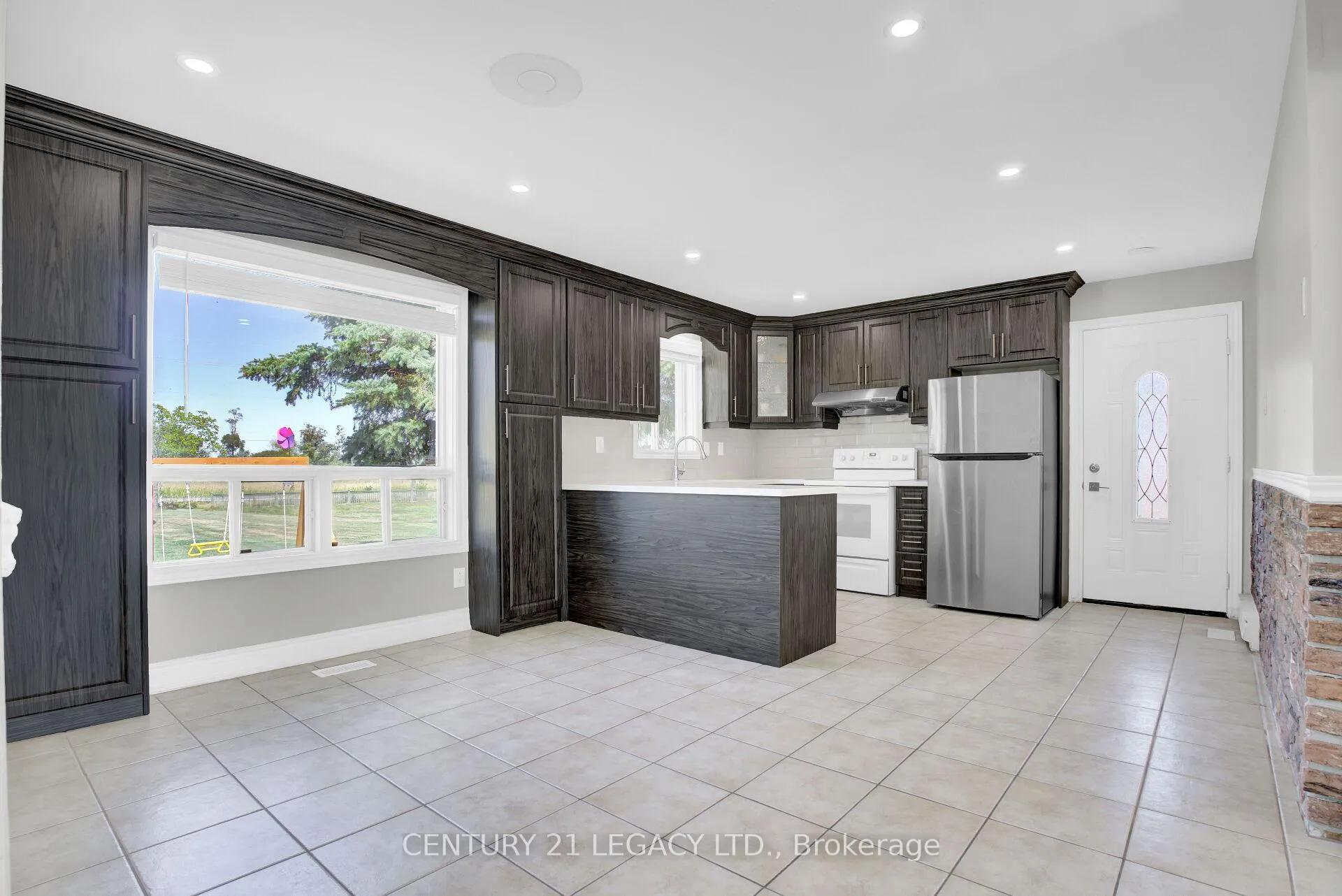 Photo 7 of 8182 Hornby Road, Halton Hills, Rural Halton Hills — HOMEH