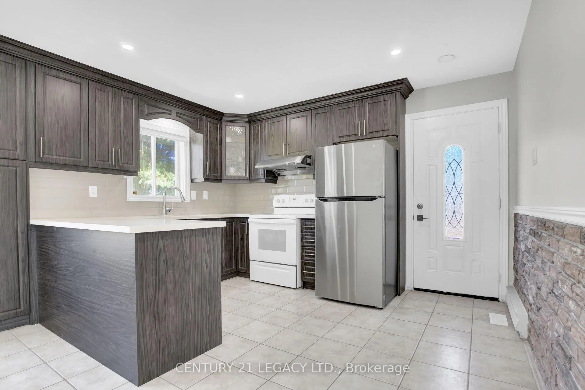 Photo 8 of 8182 Hornby Road, Halton Hills, Rural Halton Hills — HOMEH