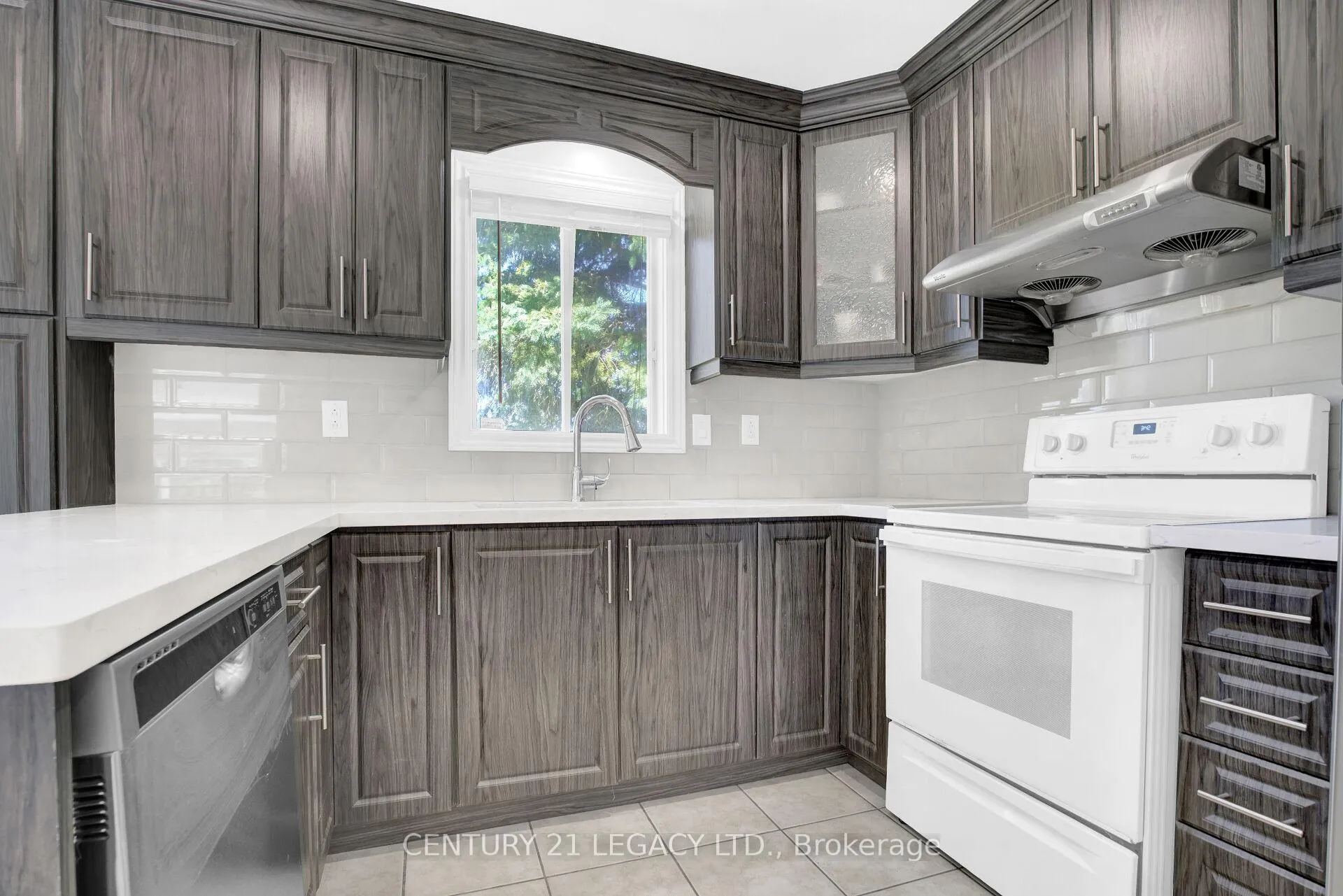 Photo 10 of 8182 Hornby Road, Halton Hills, Rural Halton Hills — HOMEH
