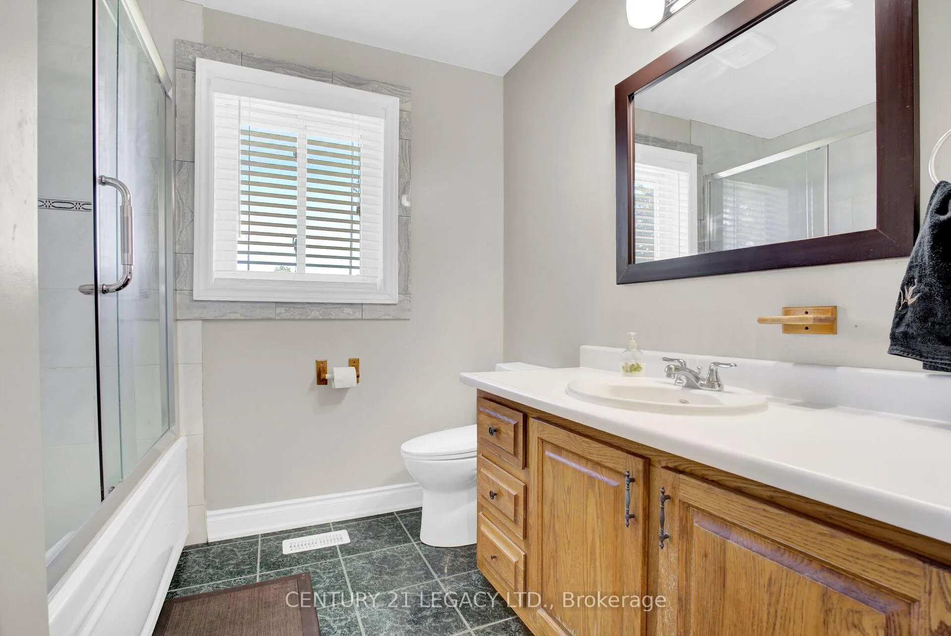 Photo 16 of 8182 Hornby Road, Halton Hills, Rural Halton Hills — HOMEH