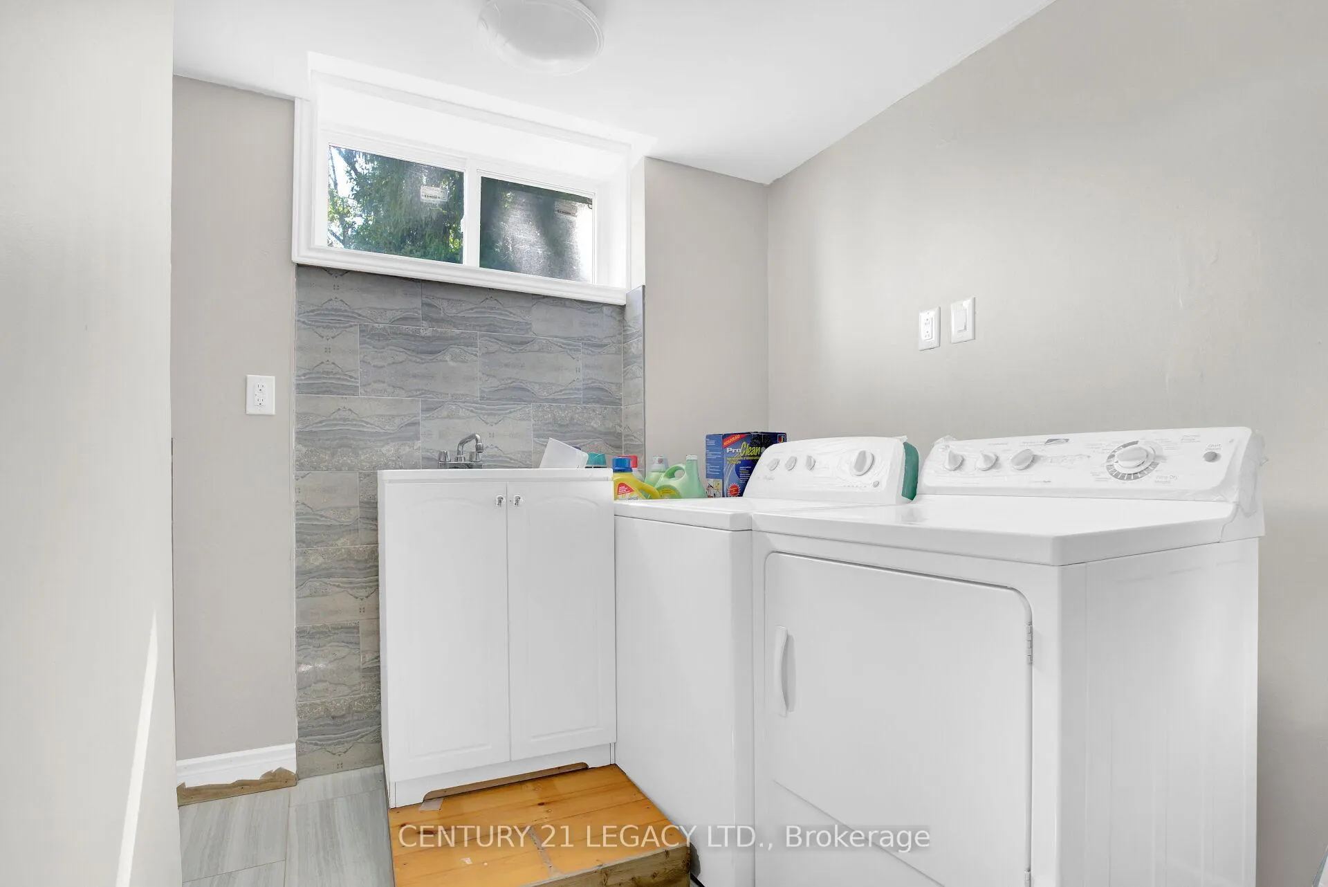 Photo 26 of 8182 Hornby Road, Halton Hills, Rural Halton Hills — HOMEH