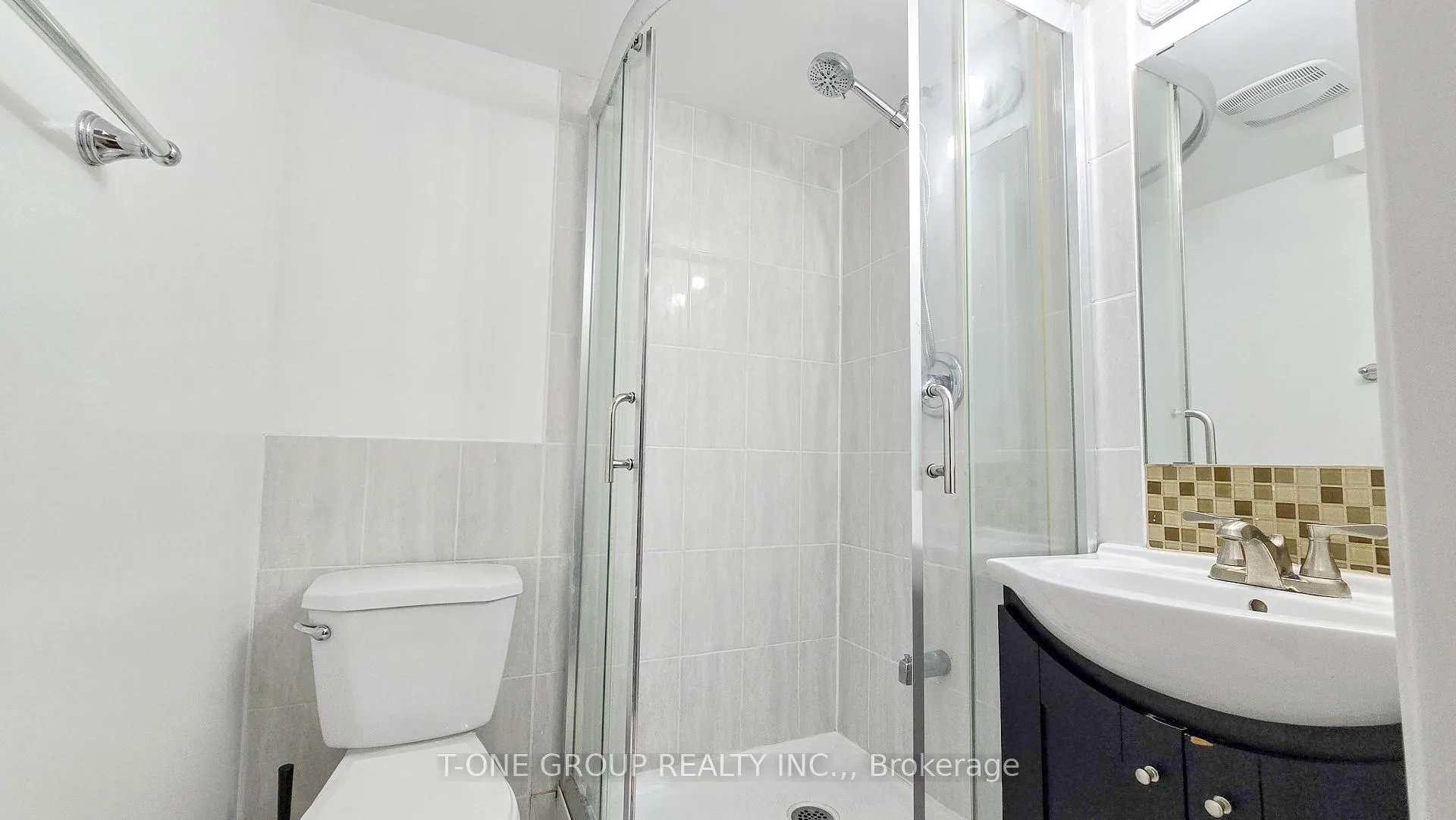 Photo 6 of 7 Mccrackin Court, Vaughan, Lakeview Estates — HOMEH