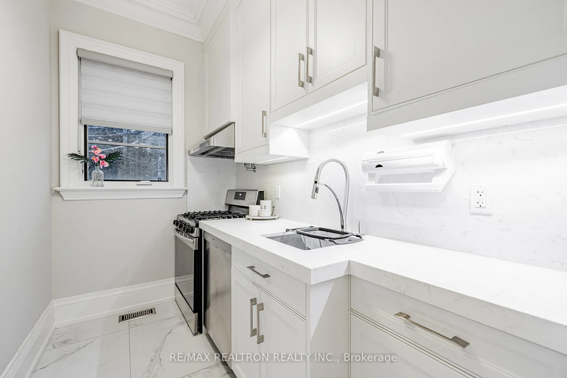 Photo 13 of 32 Truman Road, North York, St. Andrew-Windfields — HOMEH