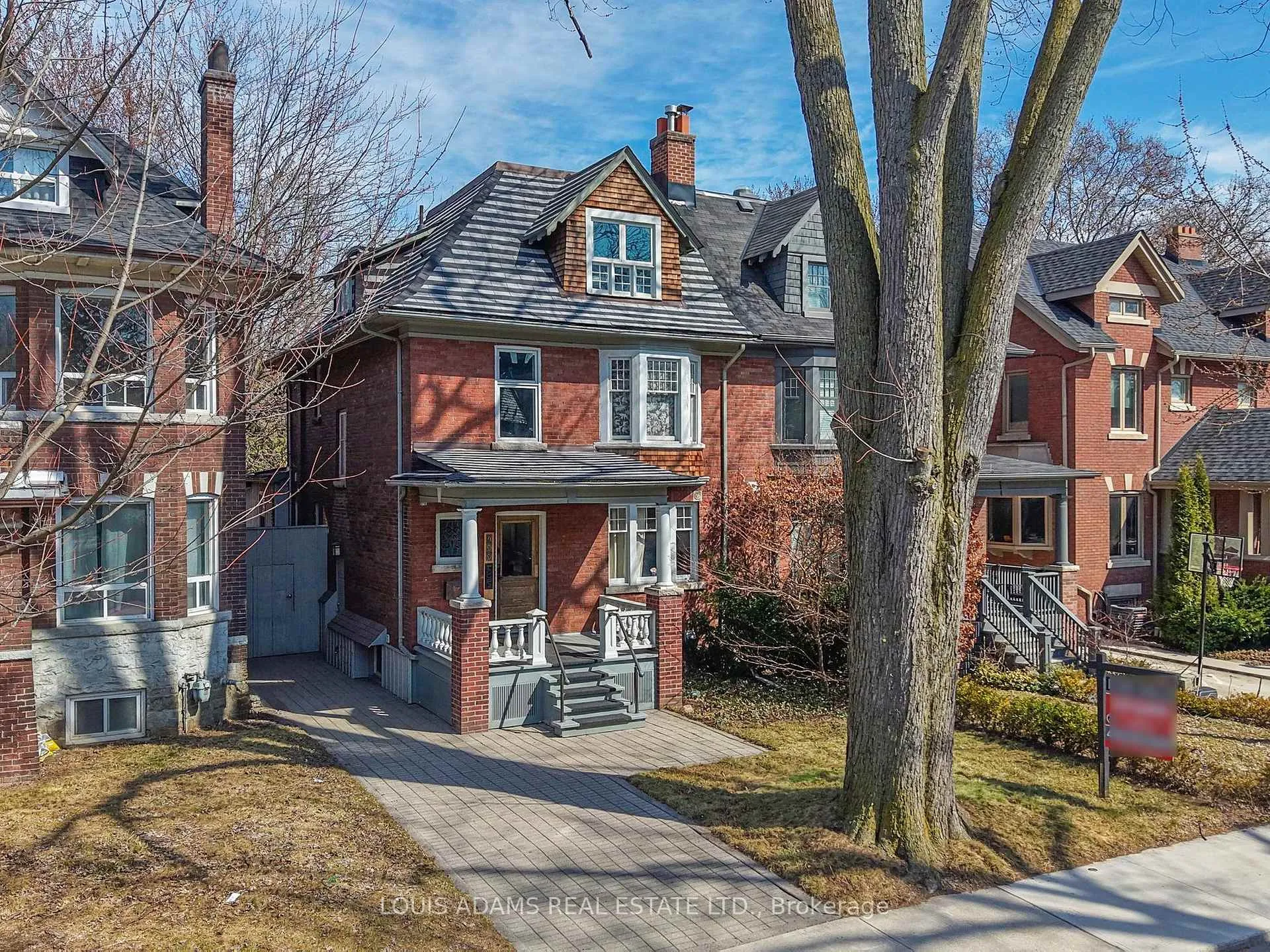Front of 499 Palmerston Boulevard