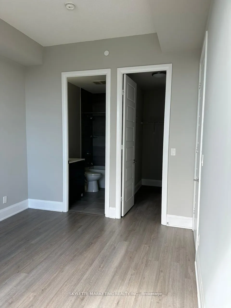 Photo 7 of Unit 902, 15 Water Walk Drive, Markham, Unionville — HOMEH