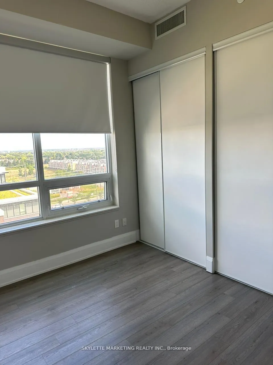 Photo 8 of Unit 902, 15 Water Walk Drive, Markham, Unionville — HOMEH