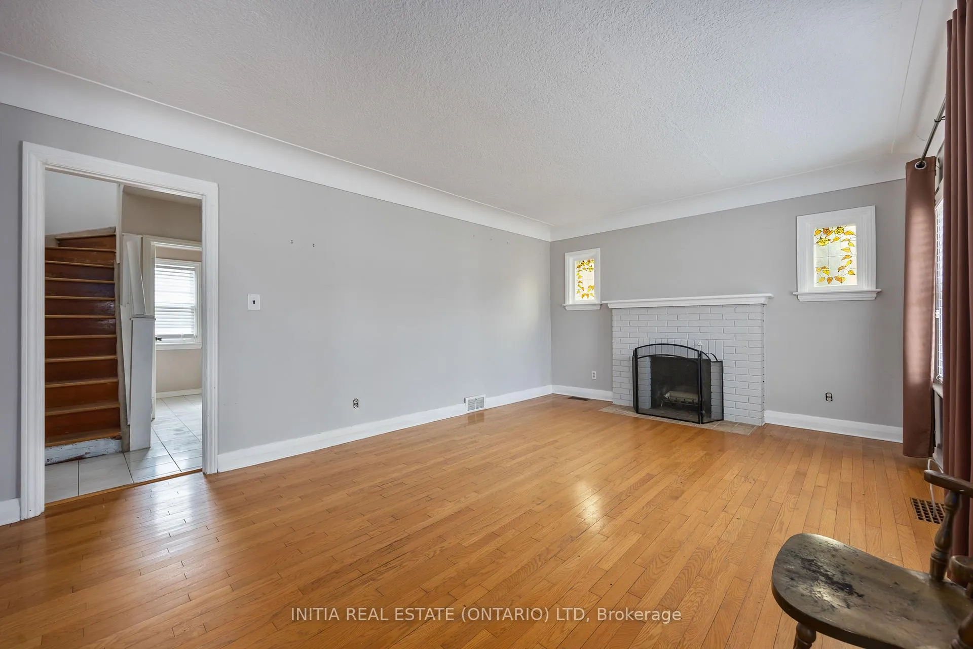 Photo 3 of 617 Cathcart Boulevard, Sarnia — HOMEH