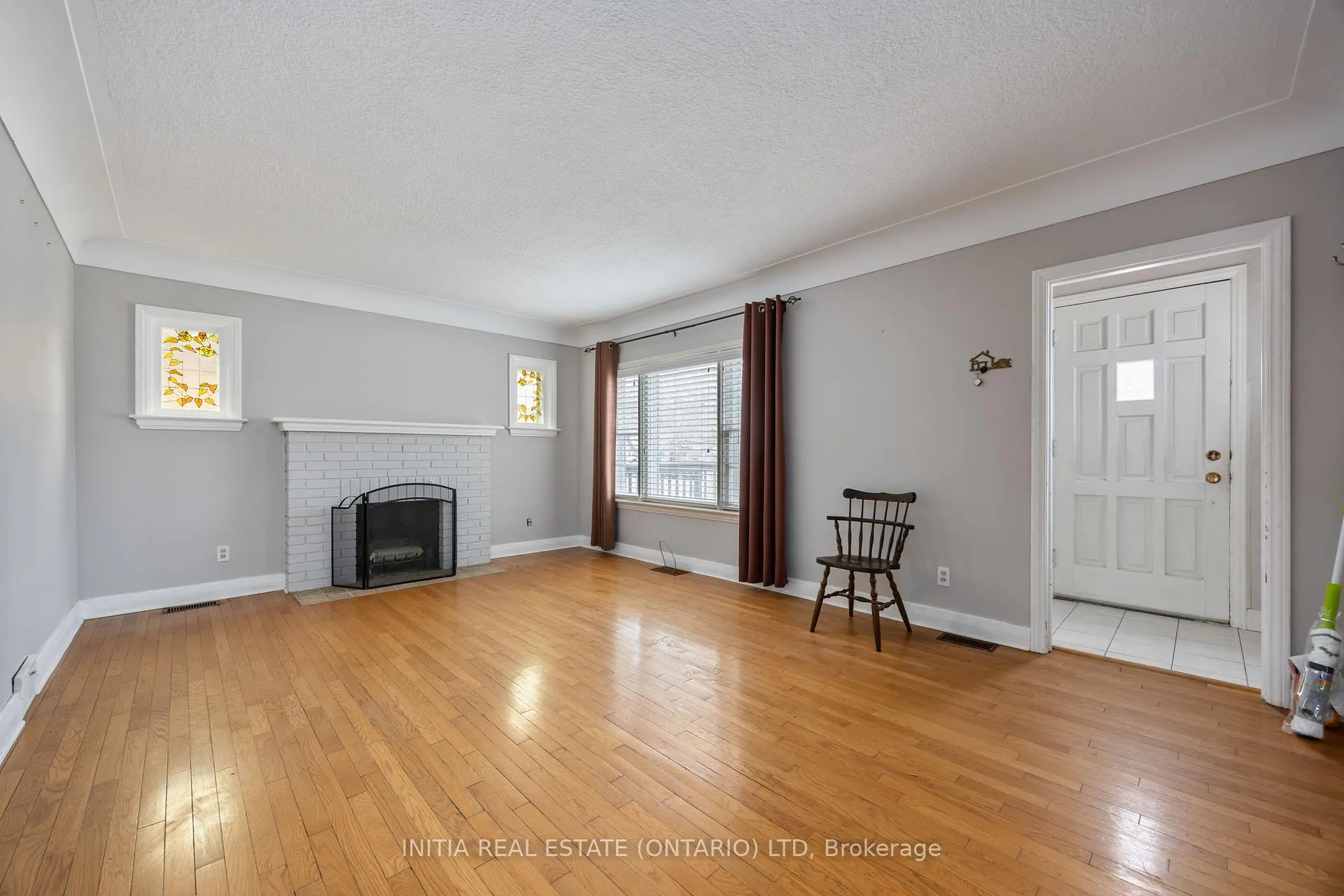 Photo 4 of 617 Cathcart Boulevard, Sarnia — HOMEH