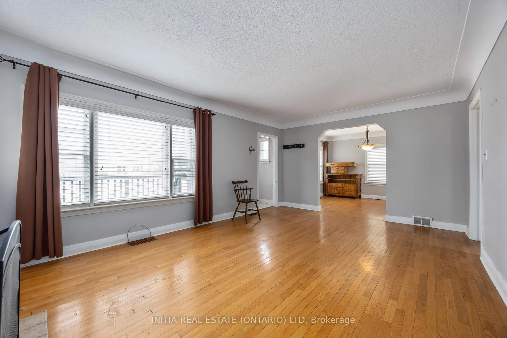 Photo 5 of 617 Cathcart Boulevard, Sarnia — HOMEH