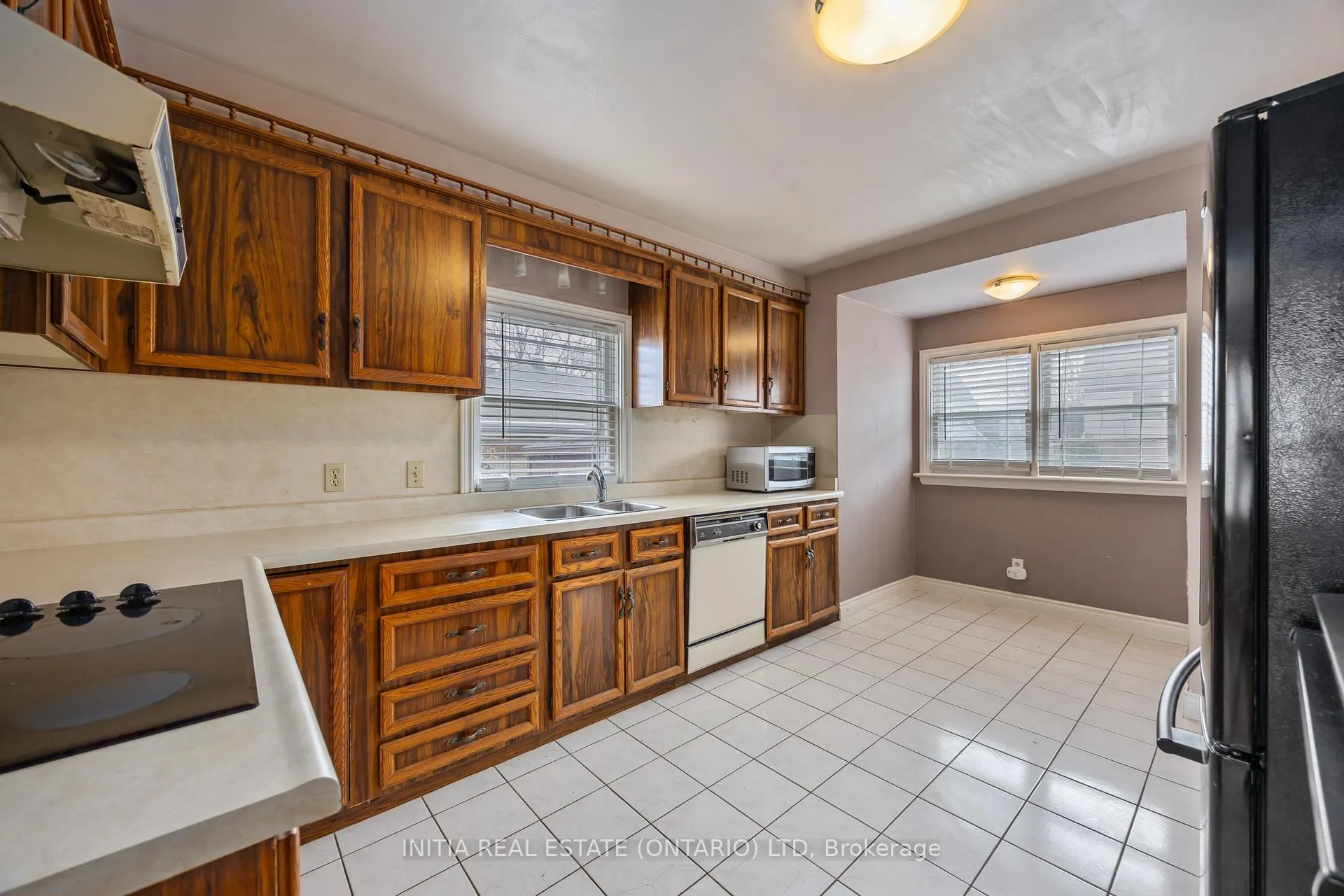 Photo 10 of 617 Cathcart Boulevard, Sarnia — HOMEH