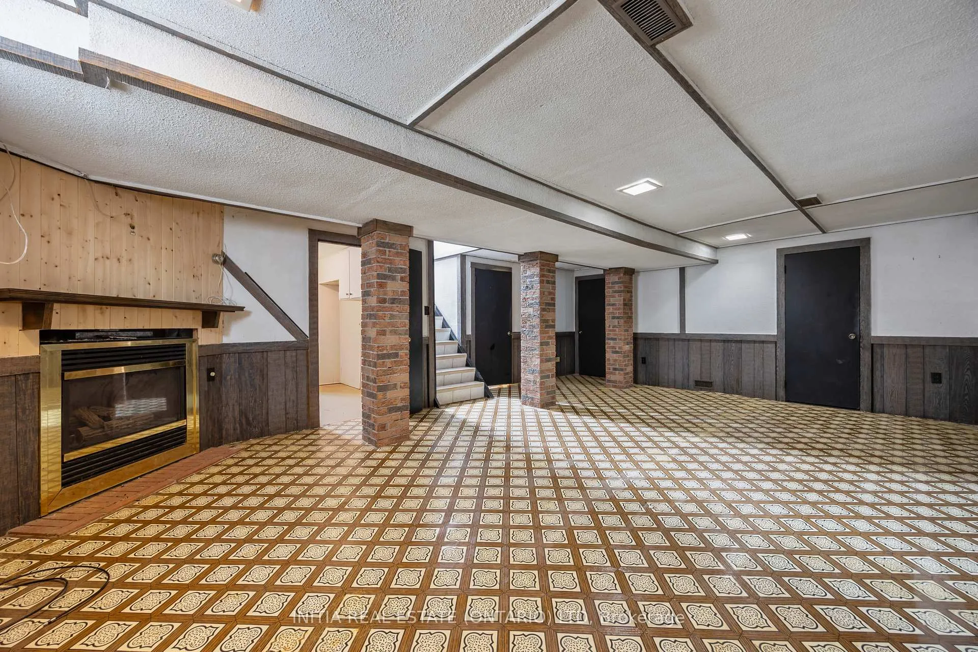 Photo 13 of 617 Cathcart Boulevard, Sarnia — HOMEH
