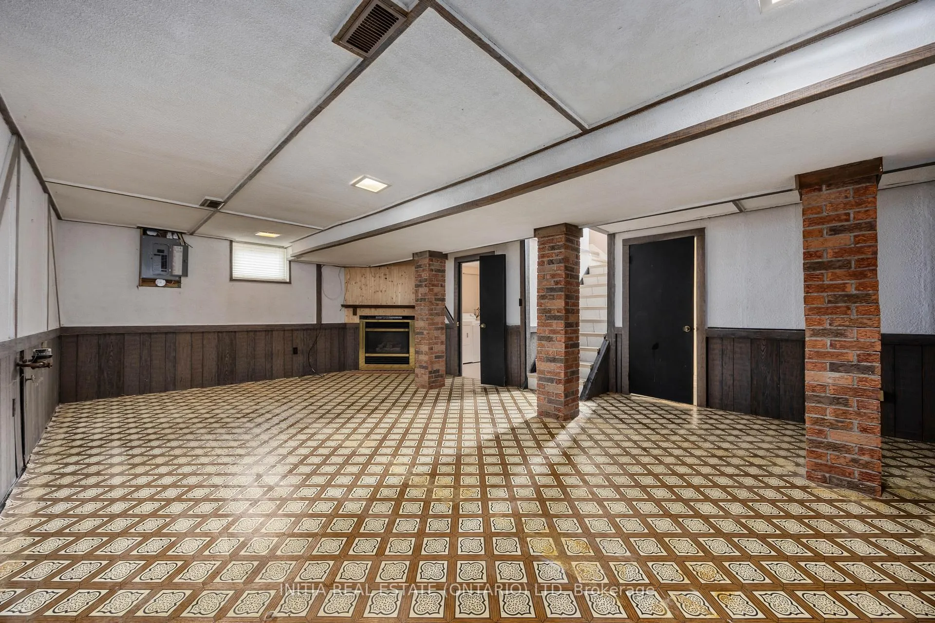 Photo 14 of 617 Cathcart Boulevard, Sarnia — HOMEH