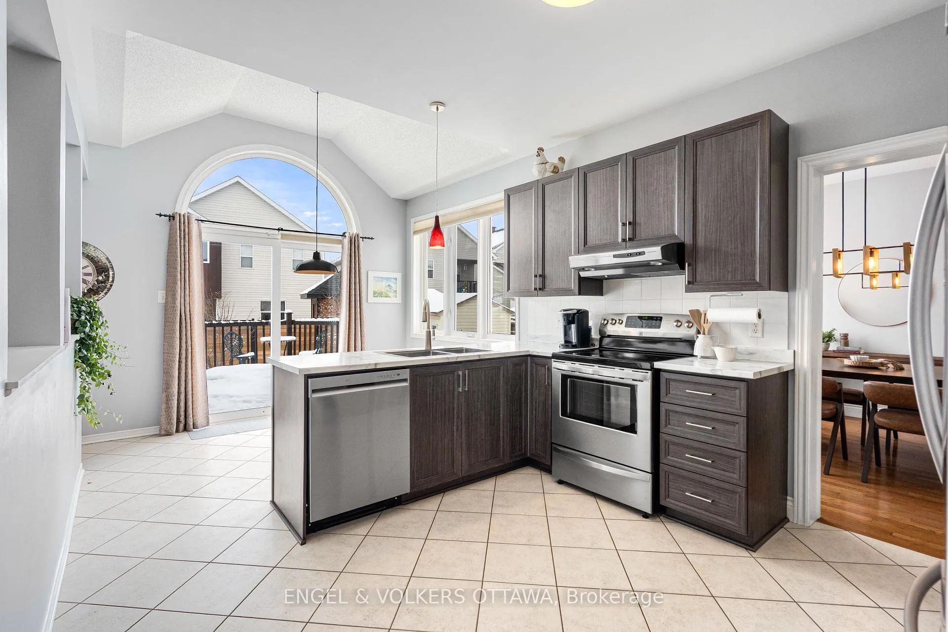 Photo 14 of 1567 Winterport Way, Ottawa, Fallingbrook/Pineridge — HOMEH