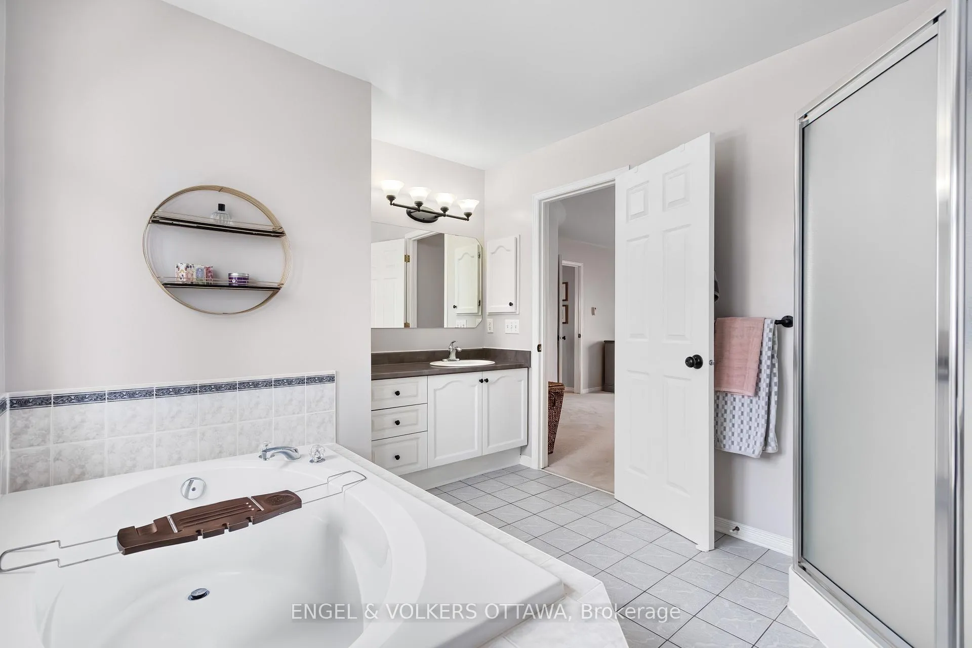 Photo 32 of 1567 Winterport Way, Ottawa, Fallingbrook/Pineridge — HOMEH