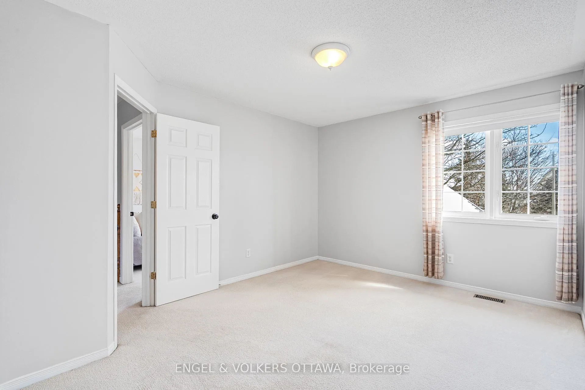 Photo 36 of 1567 Winterport Way, Ottawa, Fallingbrook/Pineridge — HOMEH