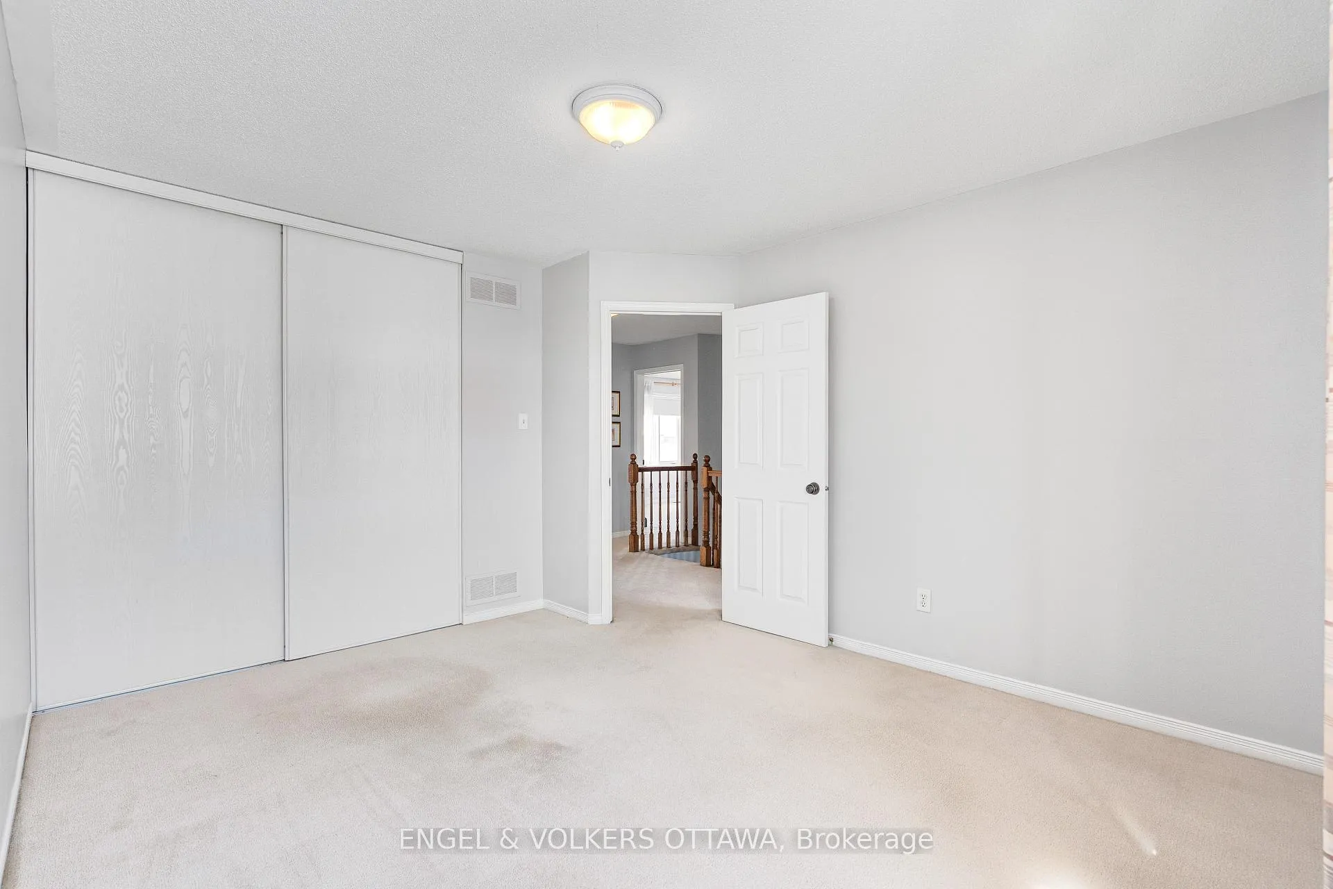 Photo 37 of 1567 Winterport Way, Ottawa, Fallingbrook/Pineridge — HOMEH