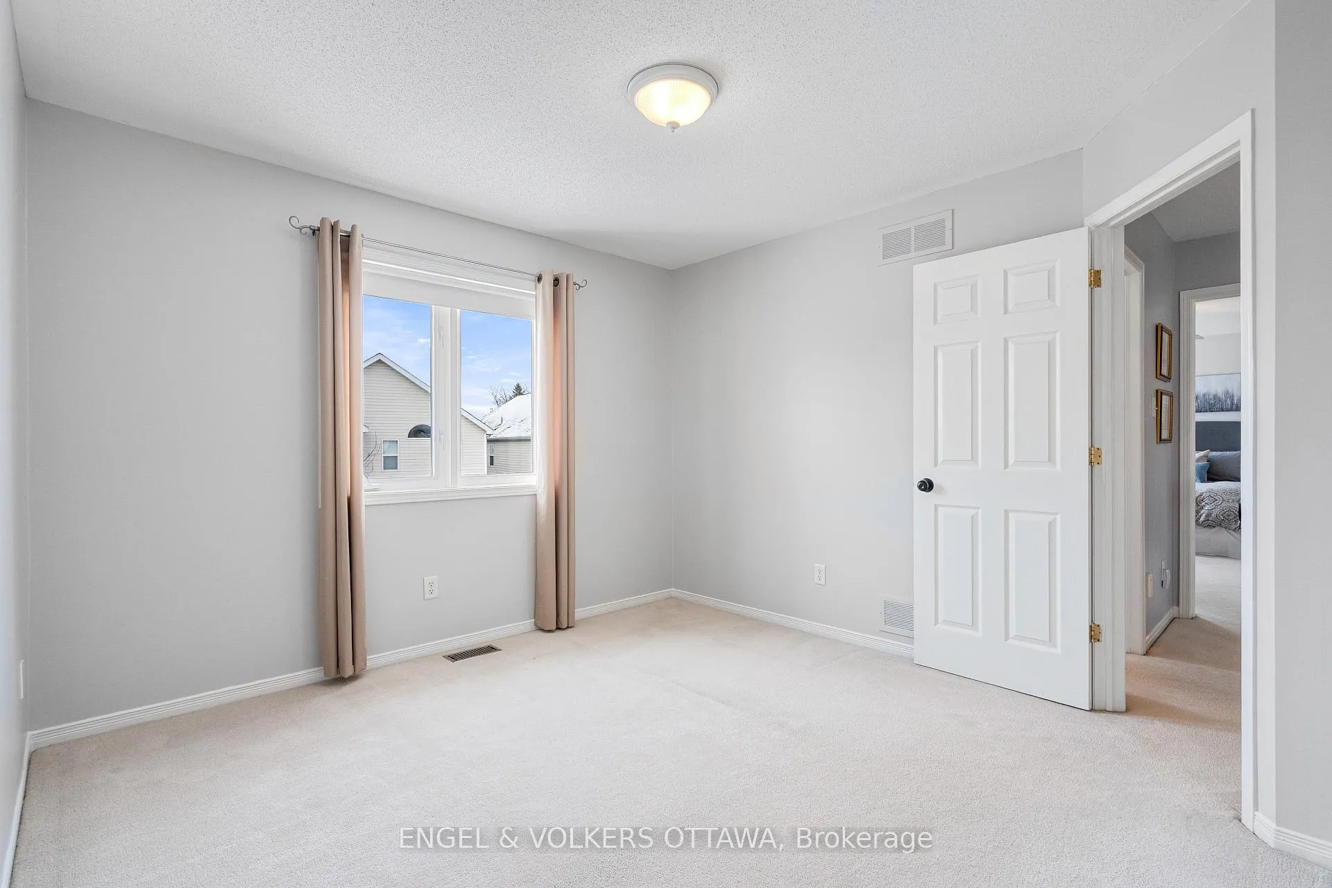 Photo 38 of 1567 Winterport Way, Ottawa, Fallingbrook/Pineridge — HOMEH