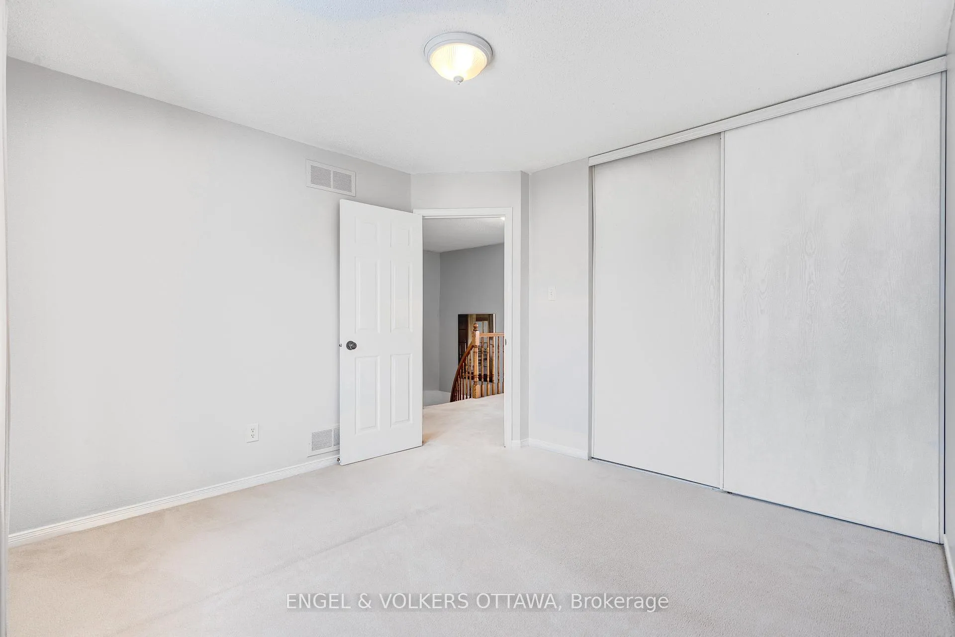 Photo 39 of 1567 Winterport Way, Ottawa, Fallingbrook/Pineridge — HOMEH