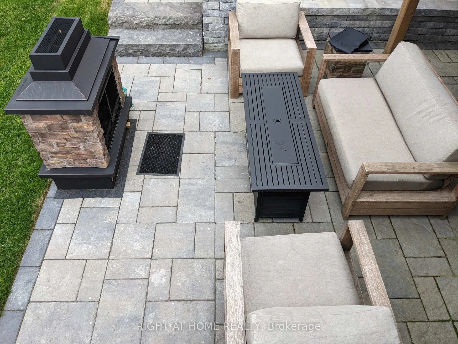 Photo 8 of 53 Primeau Drive, Aurora, Aurora Grove — HOMEH