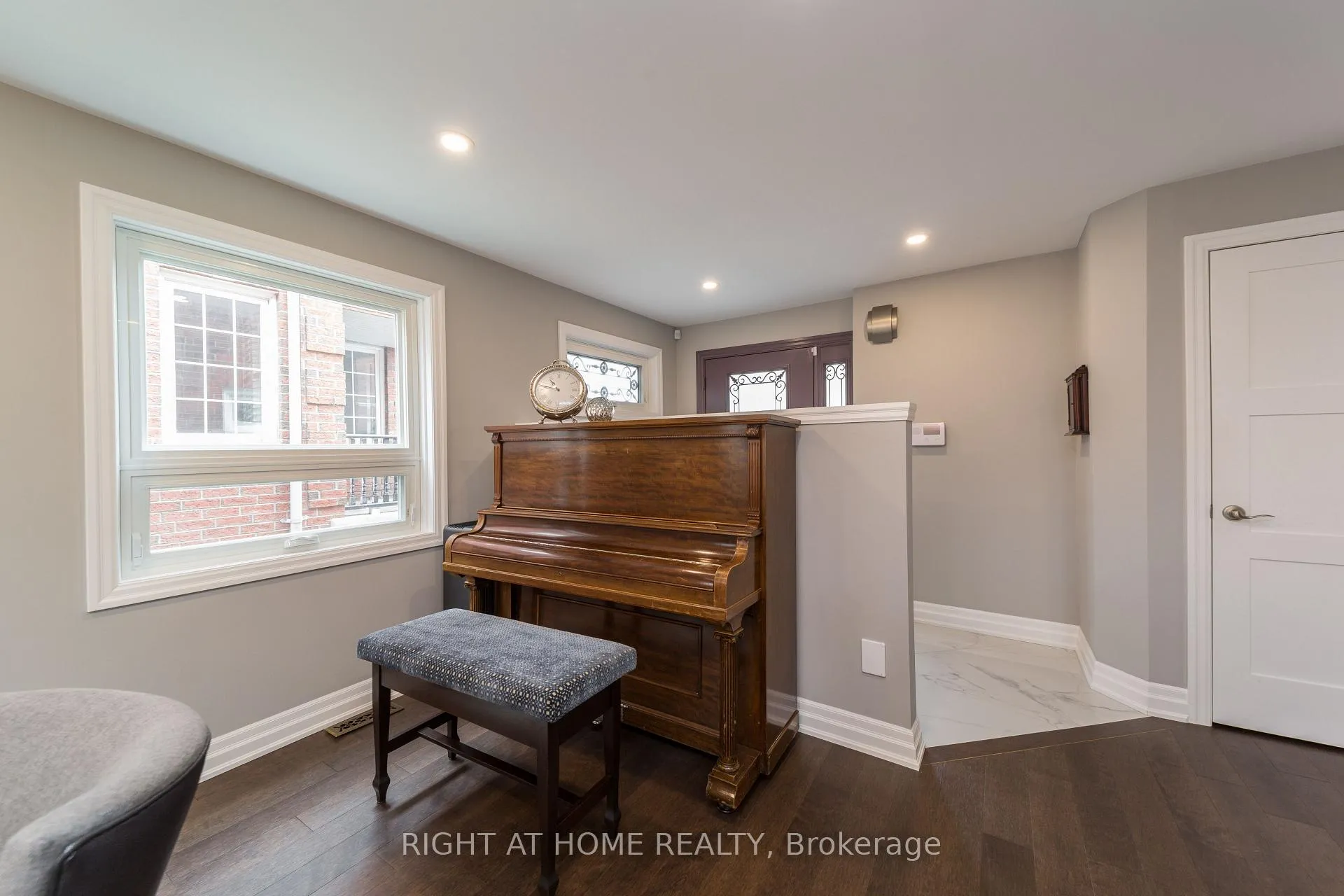 Photo 13 of 53 Primeau Drive, Aurora, Aurora Grove — HOMEH